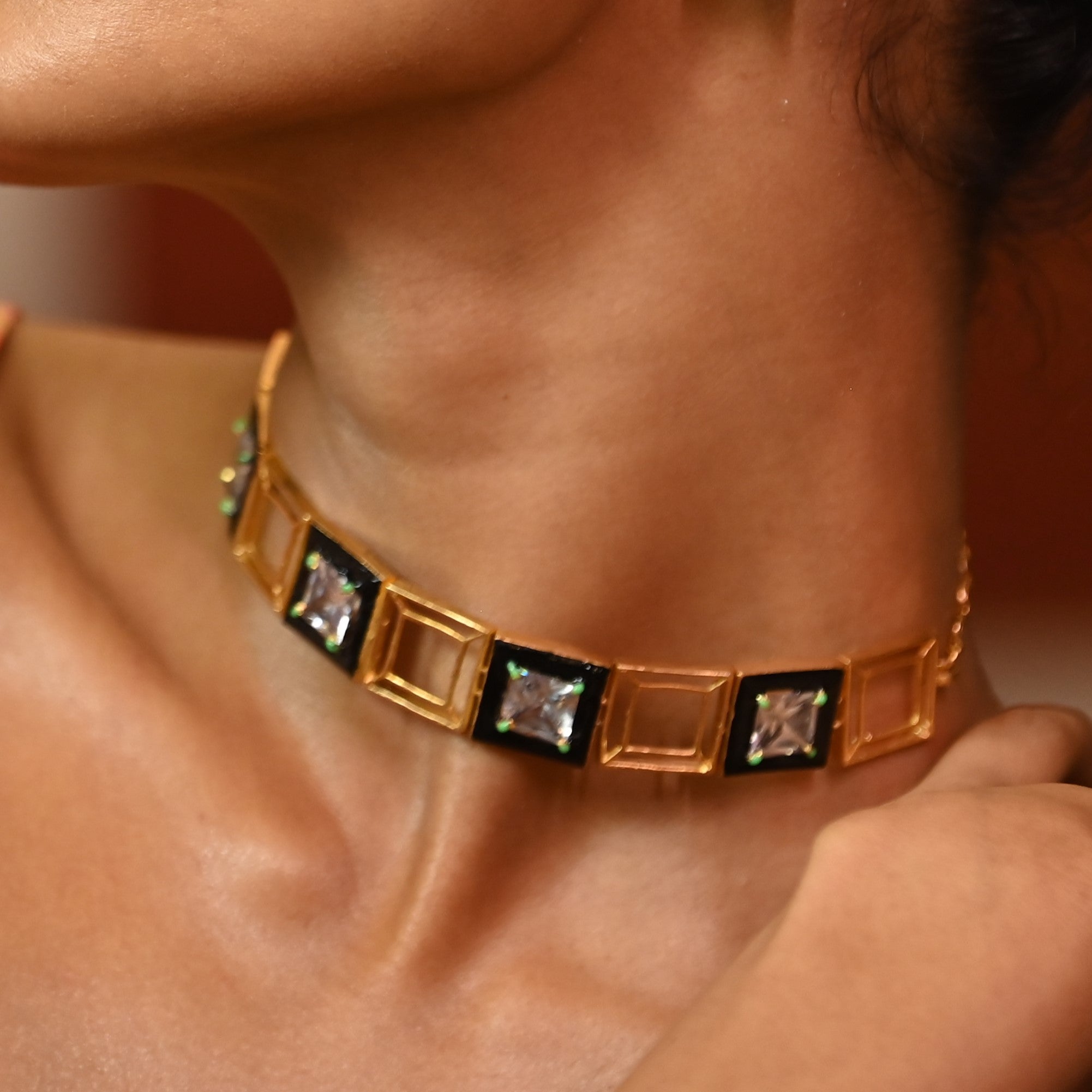 DARK ELEGANCE CHOKER