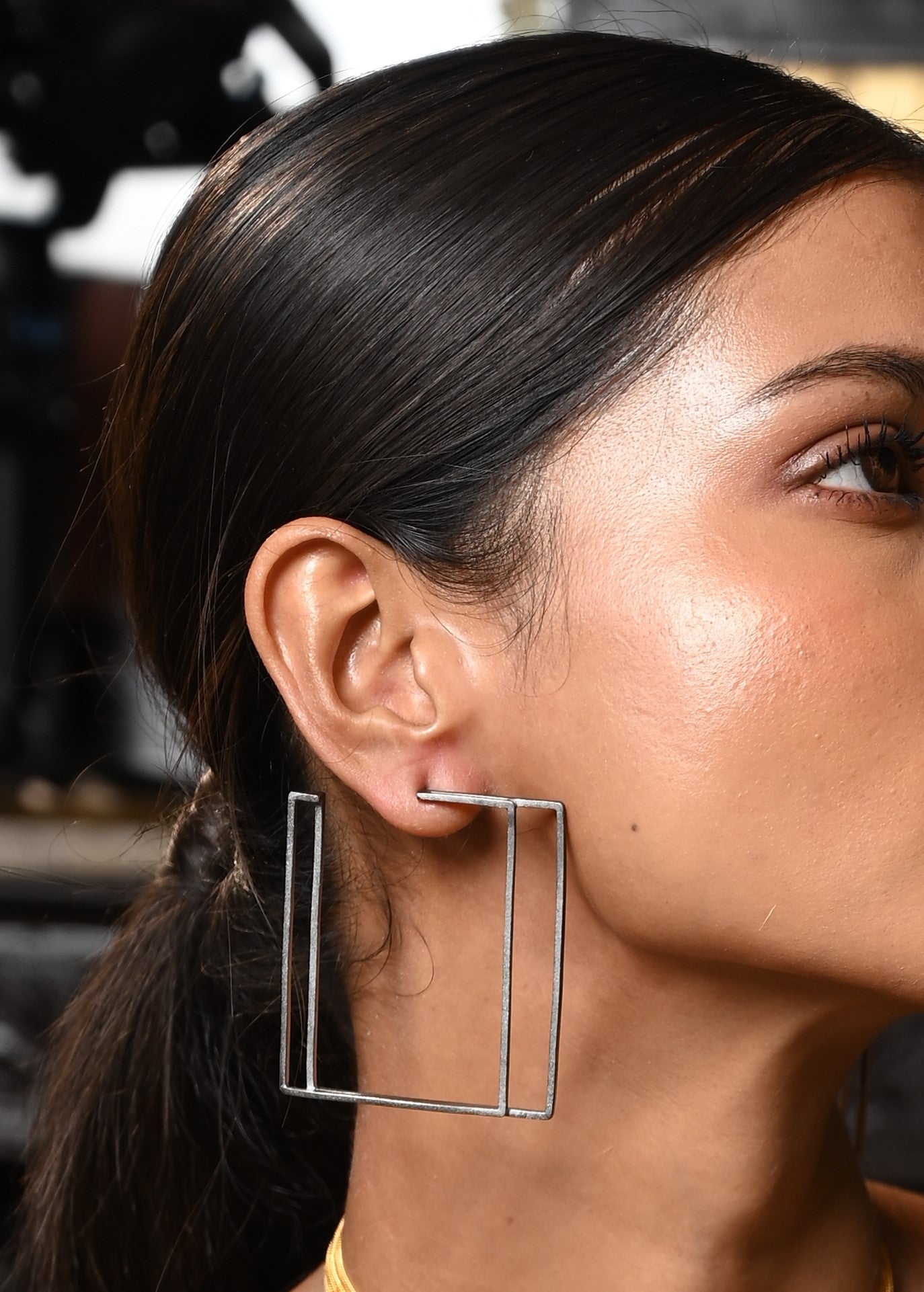 RUSTIC SQUARE EARRING