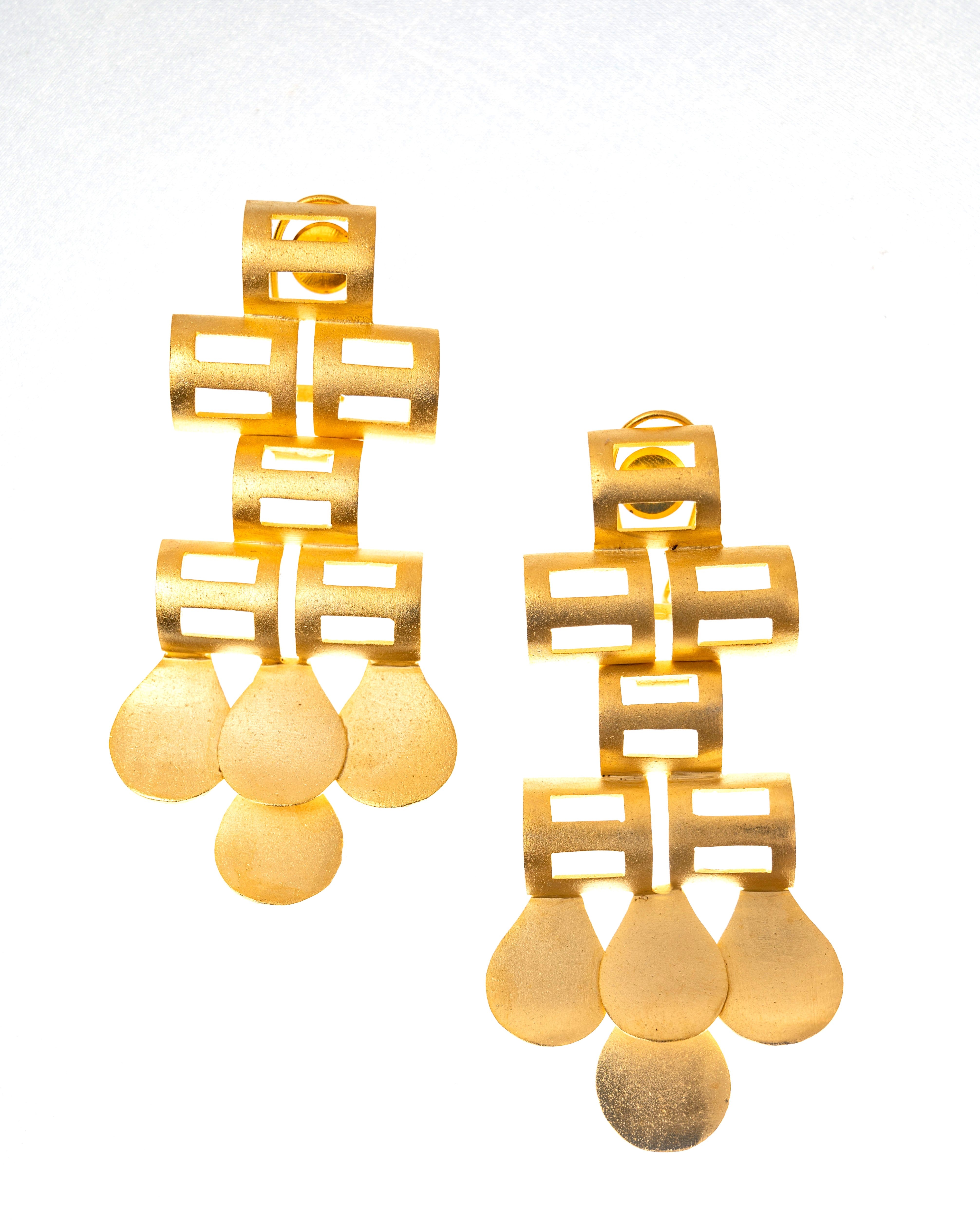 NATURE'S WHISPER EARRING