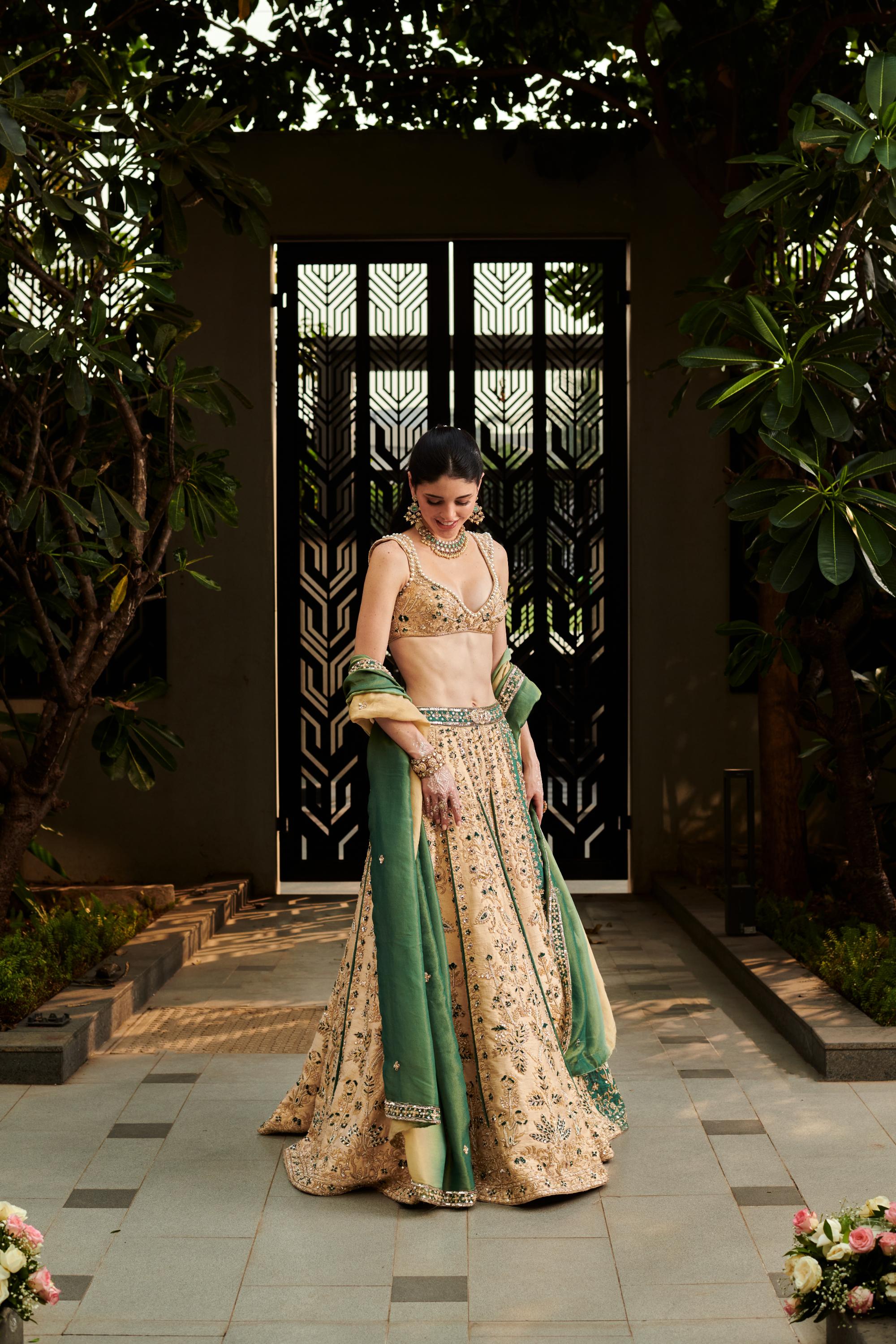 Hitched Lehenga Set. 3 (Lehenga + Blouse + Dupatta)