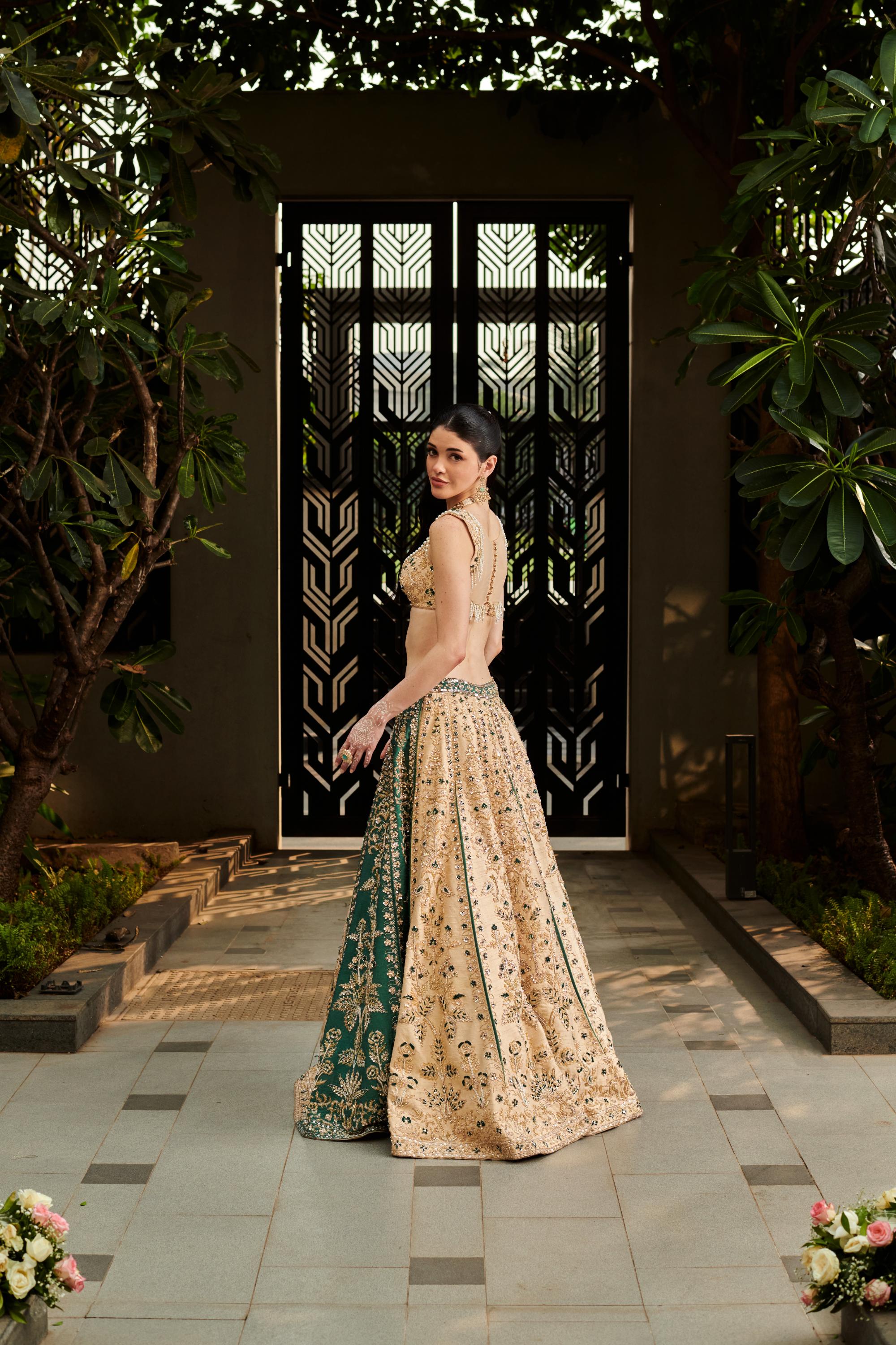 Hitched Lehenga Set. 3 (Lehenga + Blouse + Dupatta)