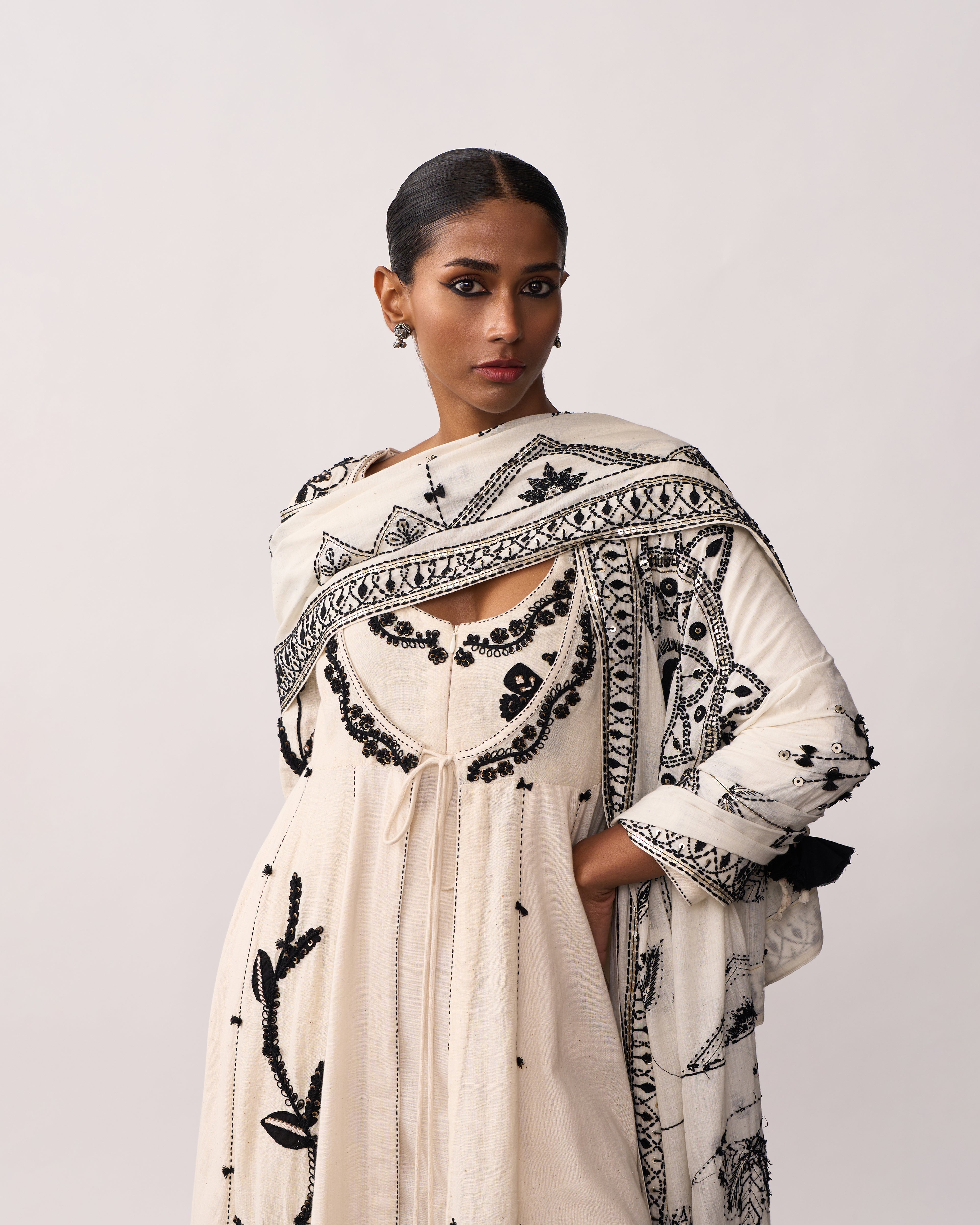RANI LAXMI Ivory Hand-spun Embroidered Dupatta