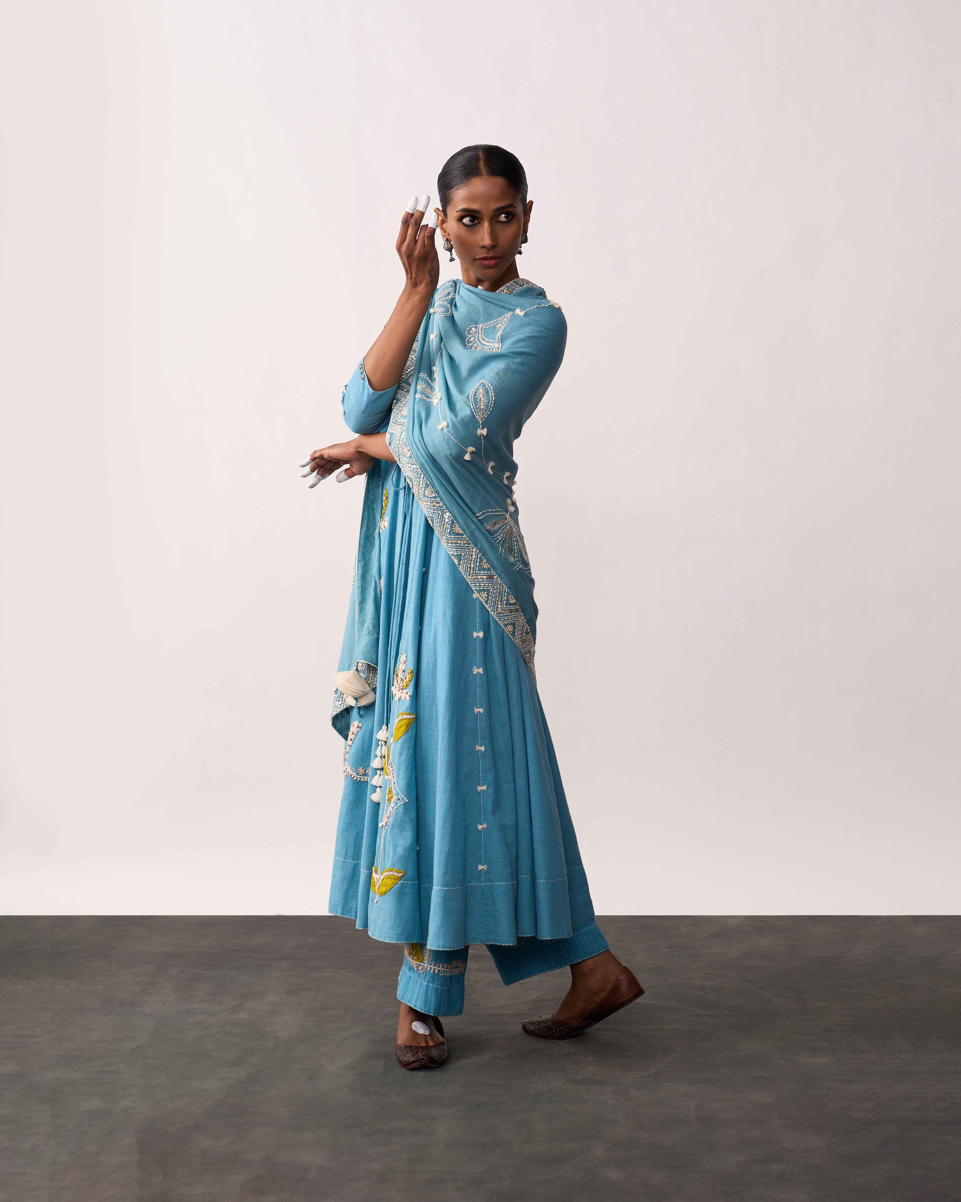 KITTUR RANI Blue Hand-spun Embroidered Dupatta