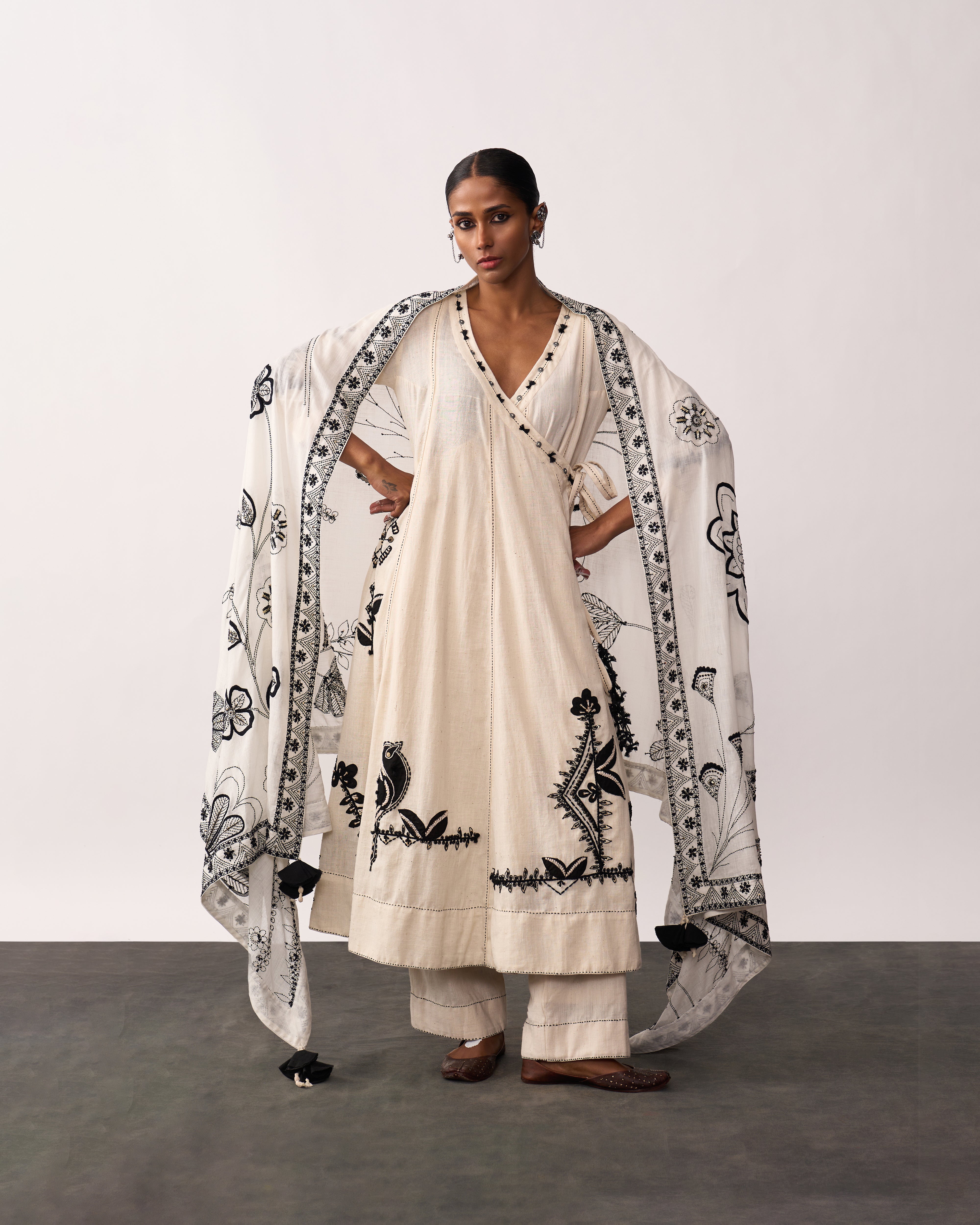 TARA RANI Ivory Hand-spun Embroidered Dupatta