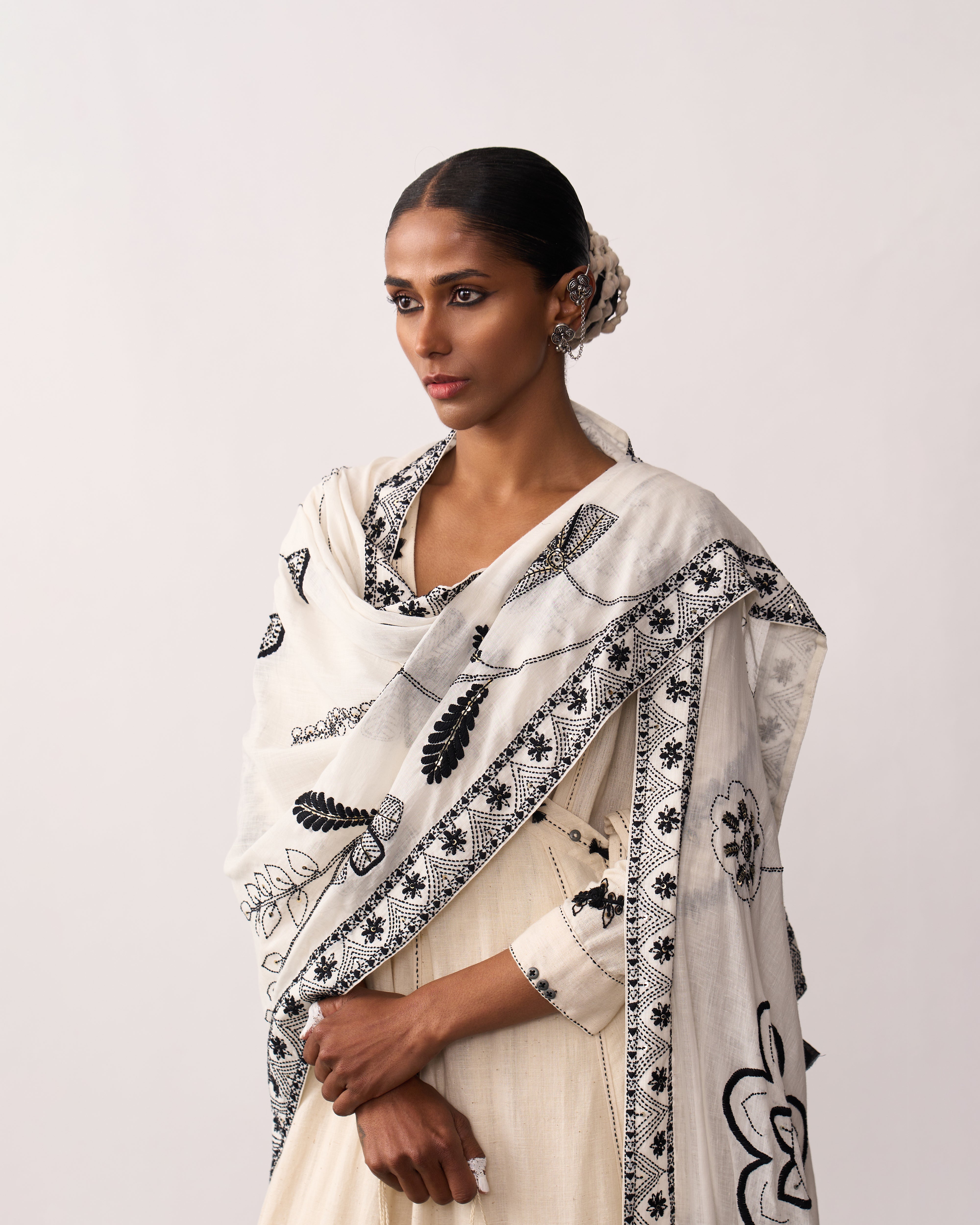 TARA RANI Ivory Hand-spun Embroidered Dupatta