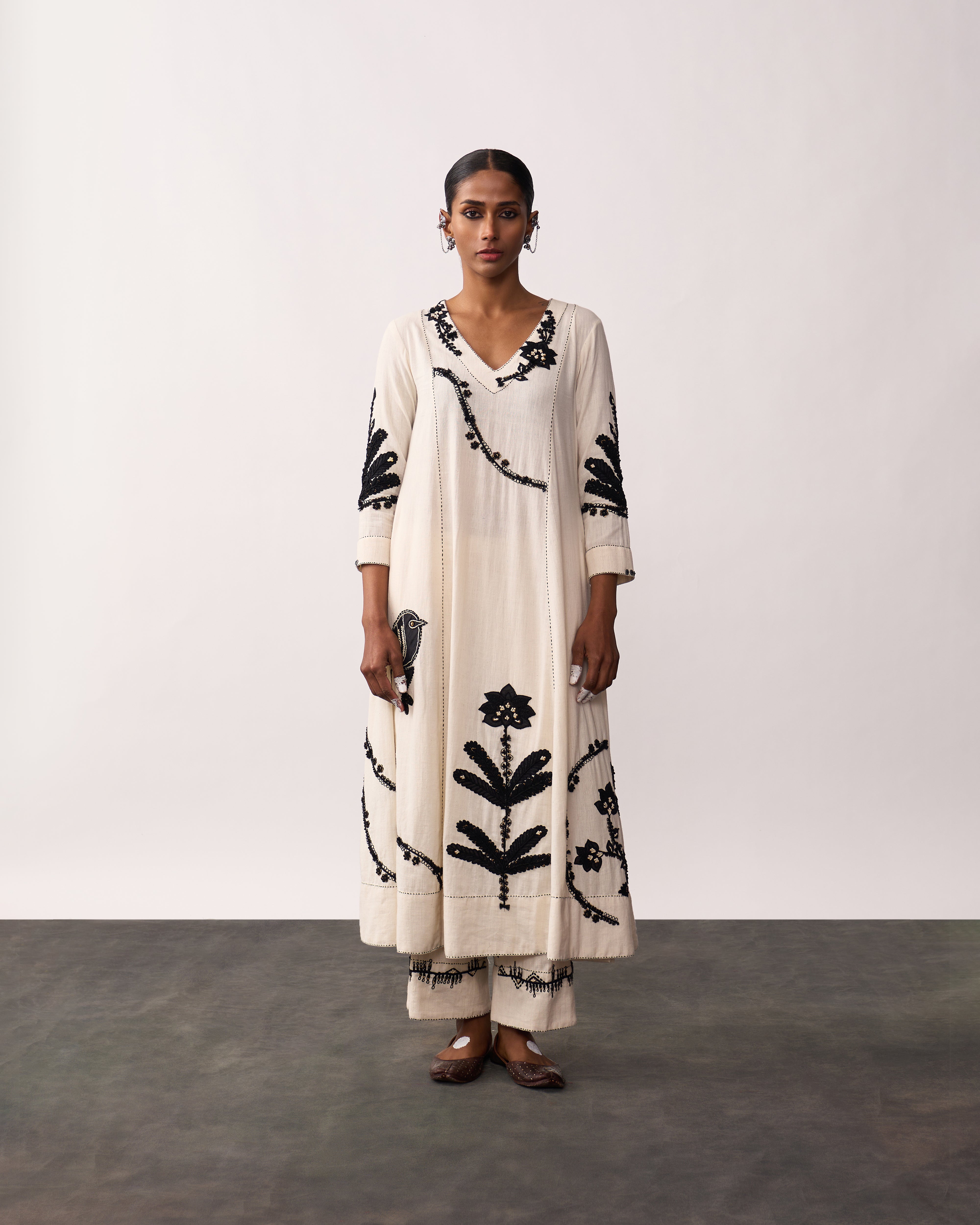 SUCHETA Ivory Handspun Kurta Set