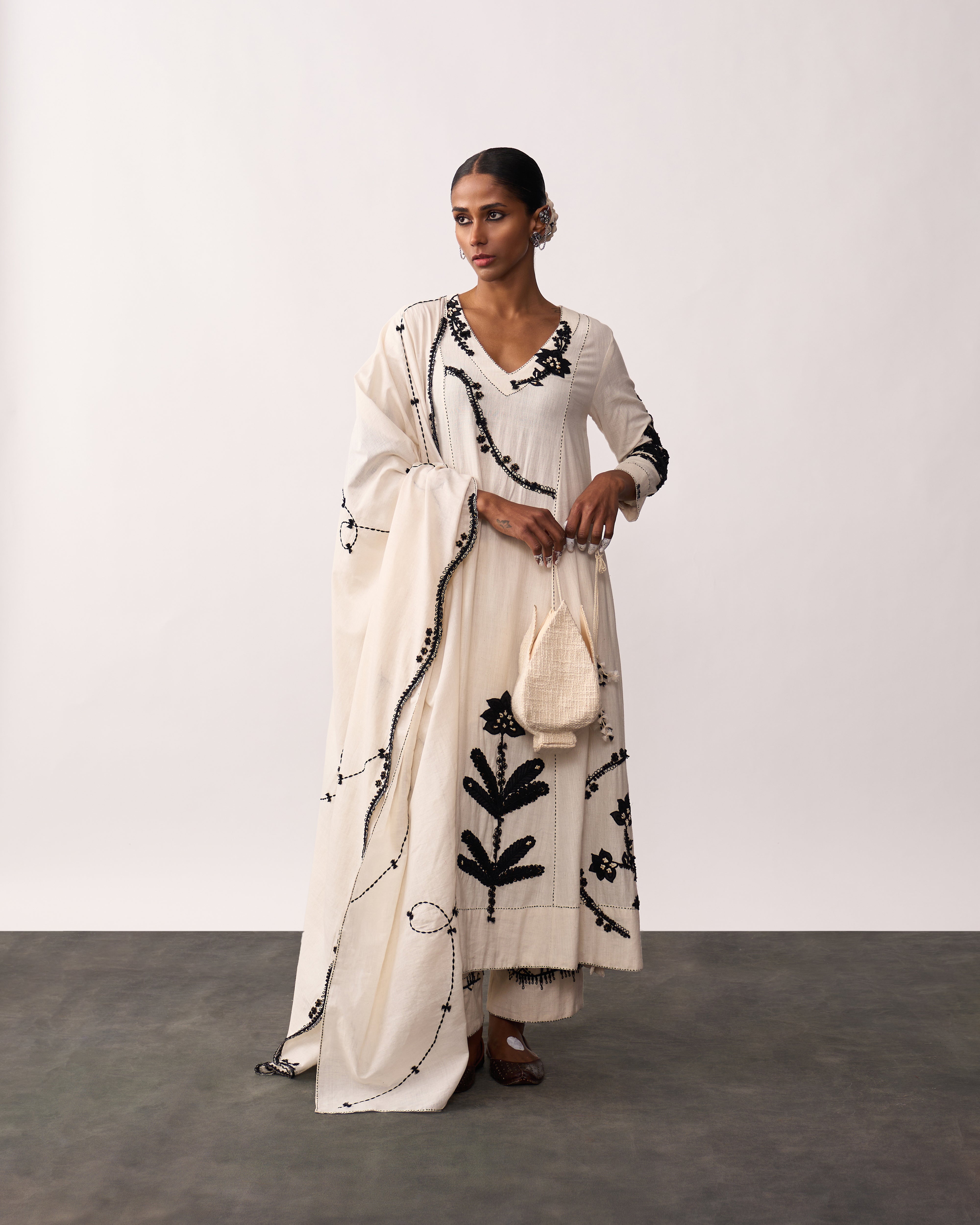 SUCHETA Ivory Handspun Kurta Set