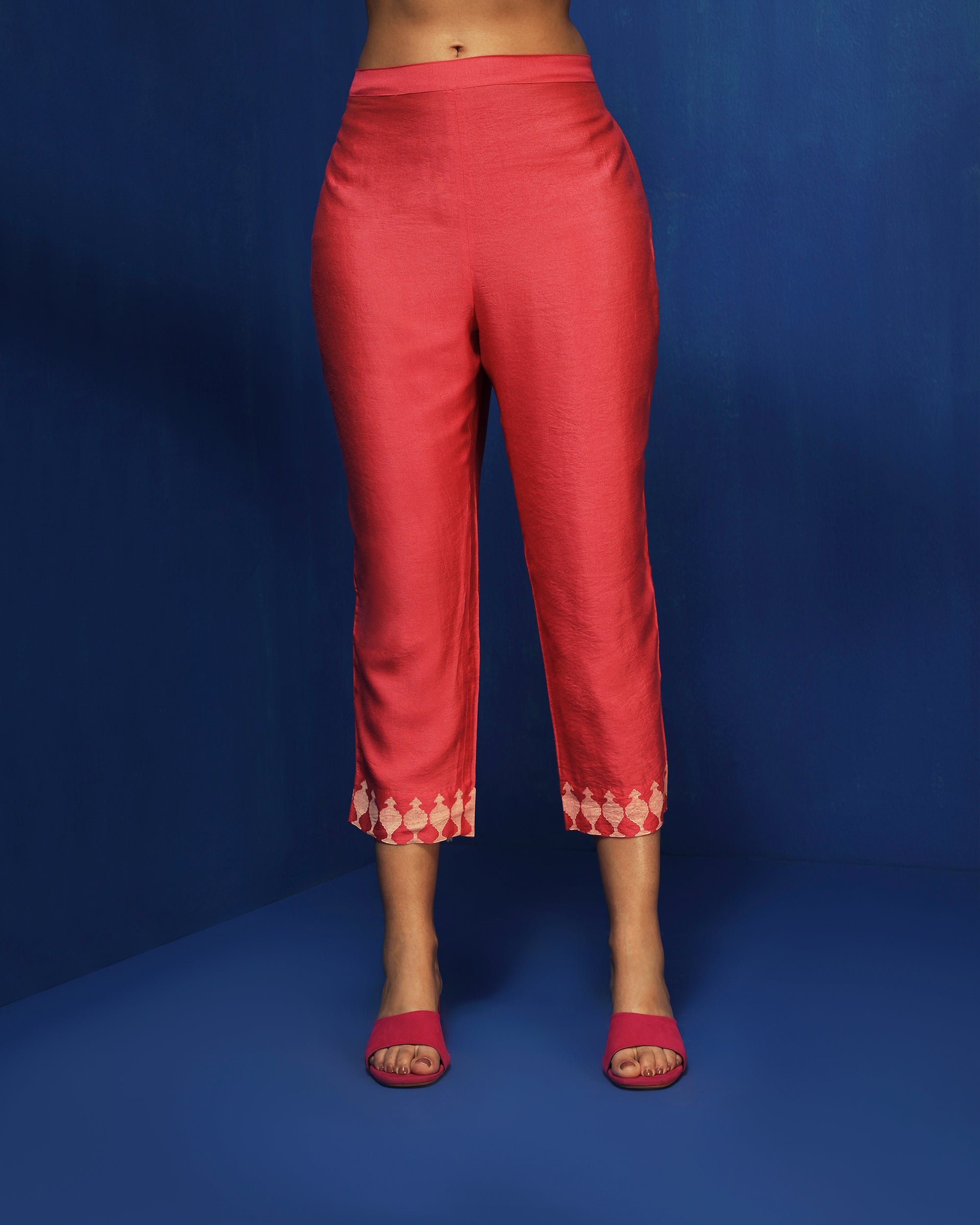 Pink ombre-printed narrow pants