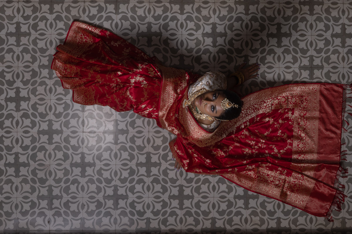 'Champai Noor' Laali Jaal Benarasi Handloom Sari