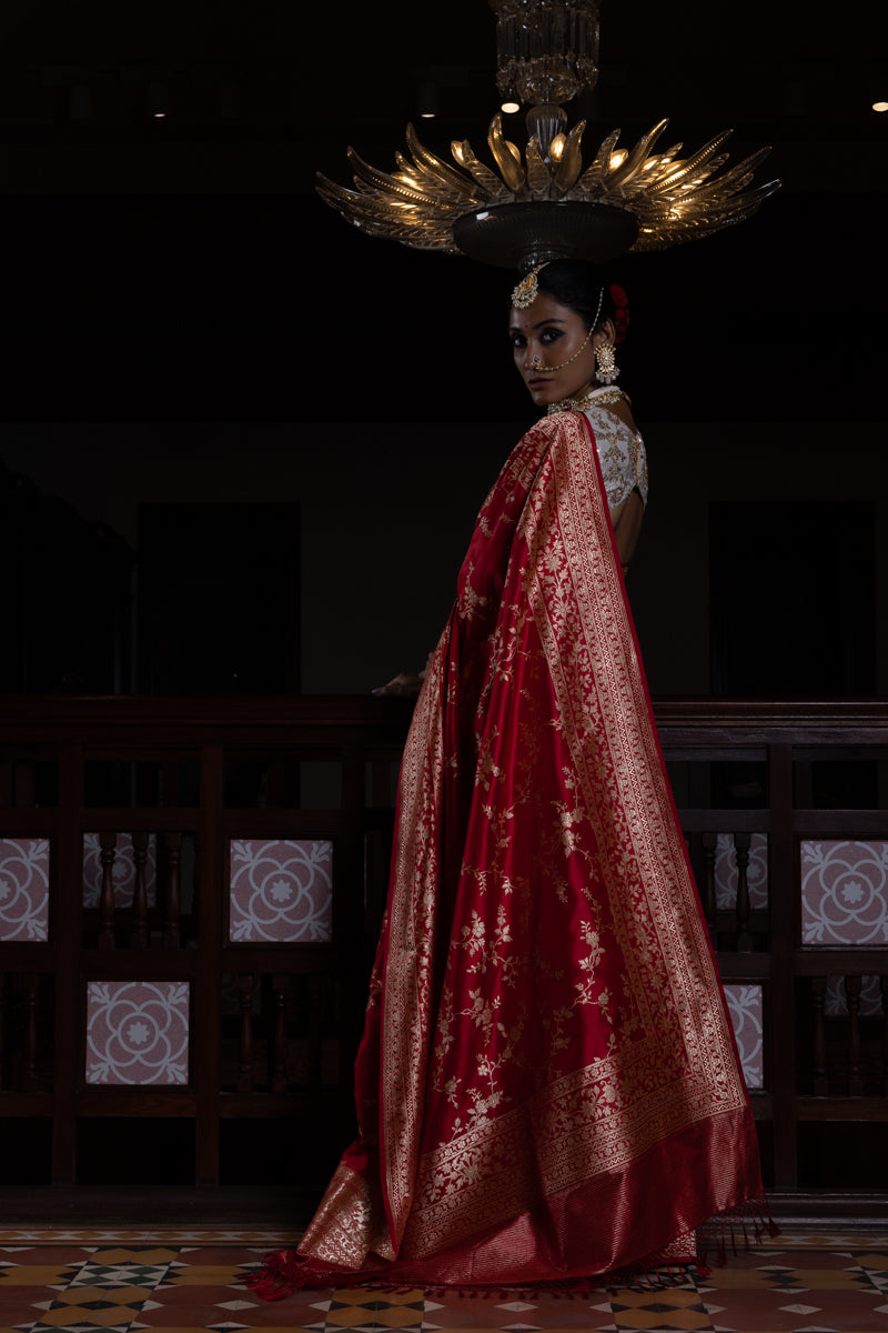 'Champai Noor' Laali Jaal Benarasi Handloom Sari