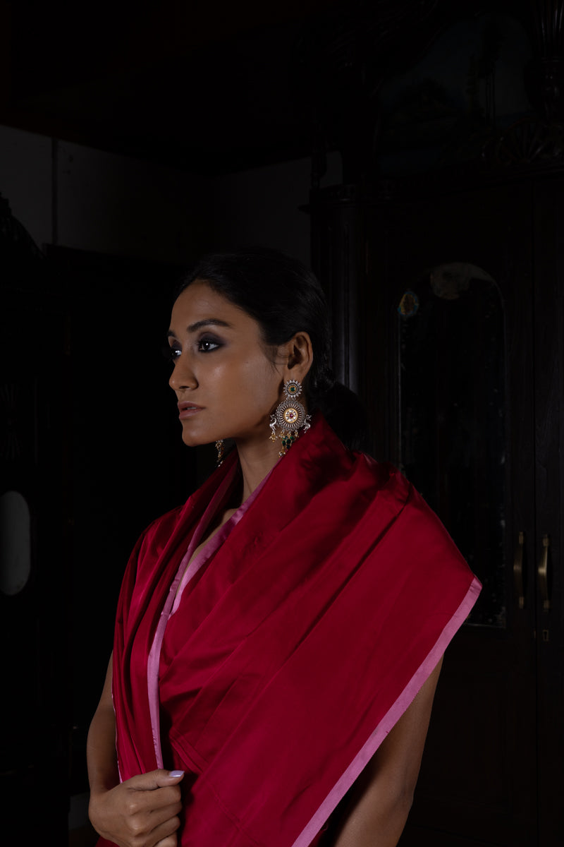 'Nakhreeli' Laal Satin Benarasi Handloom Sari