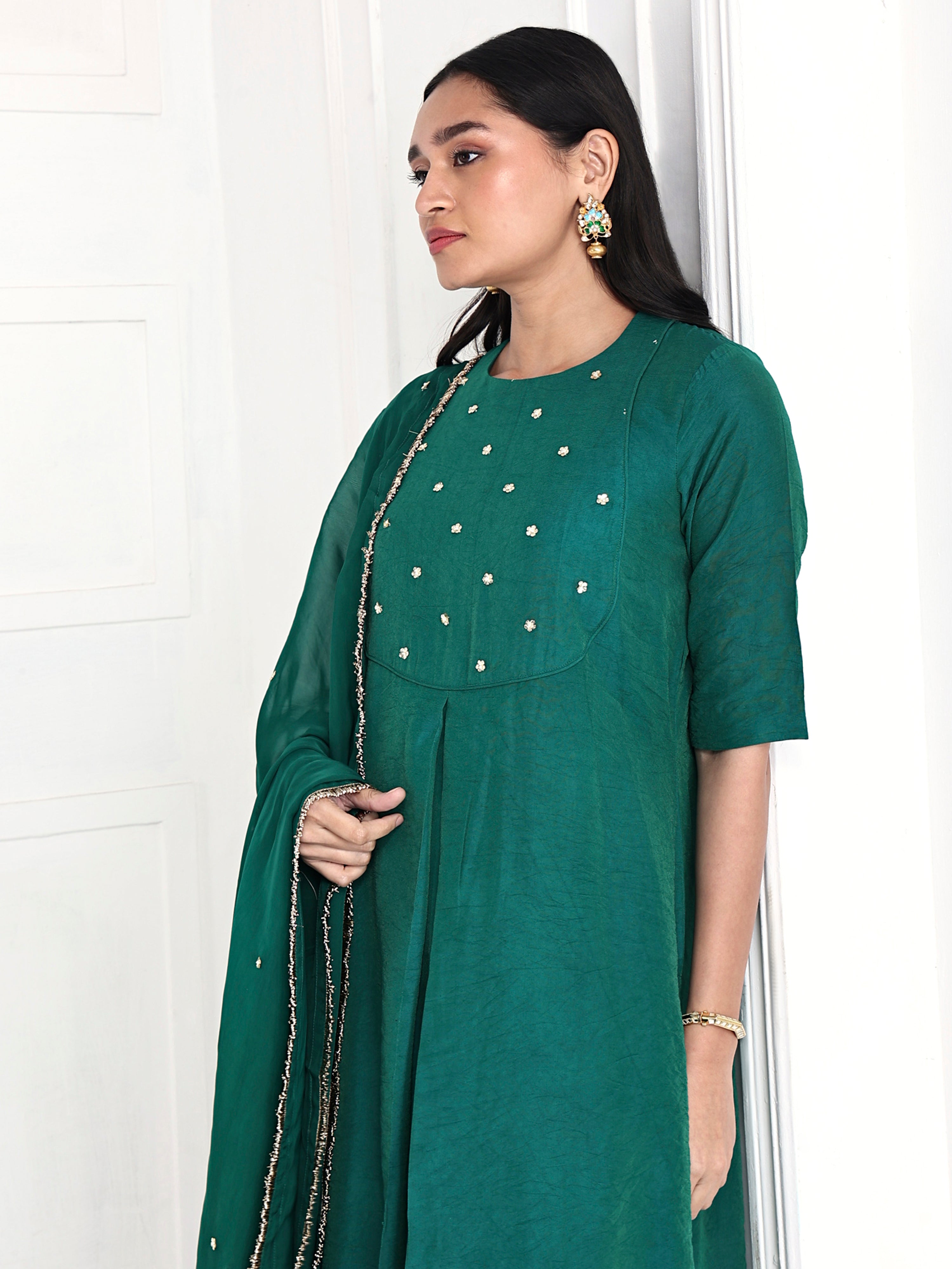 Straight tunic paired with pants and dupatta