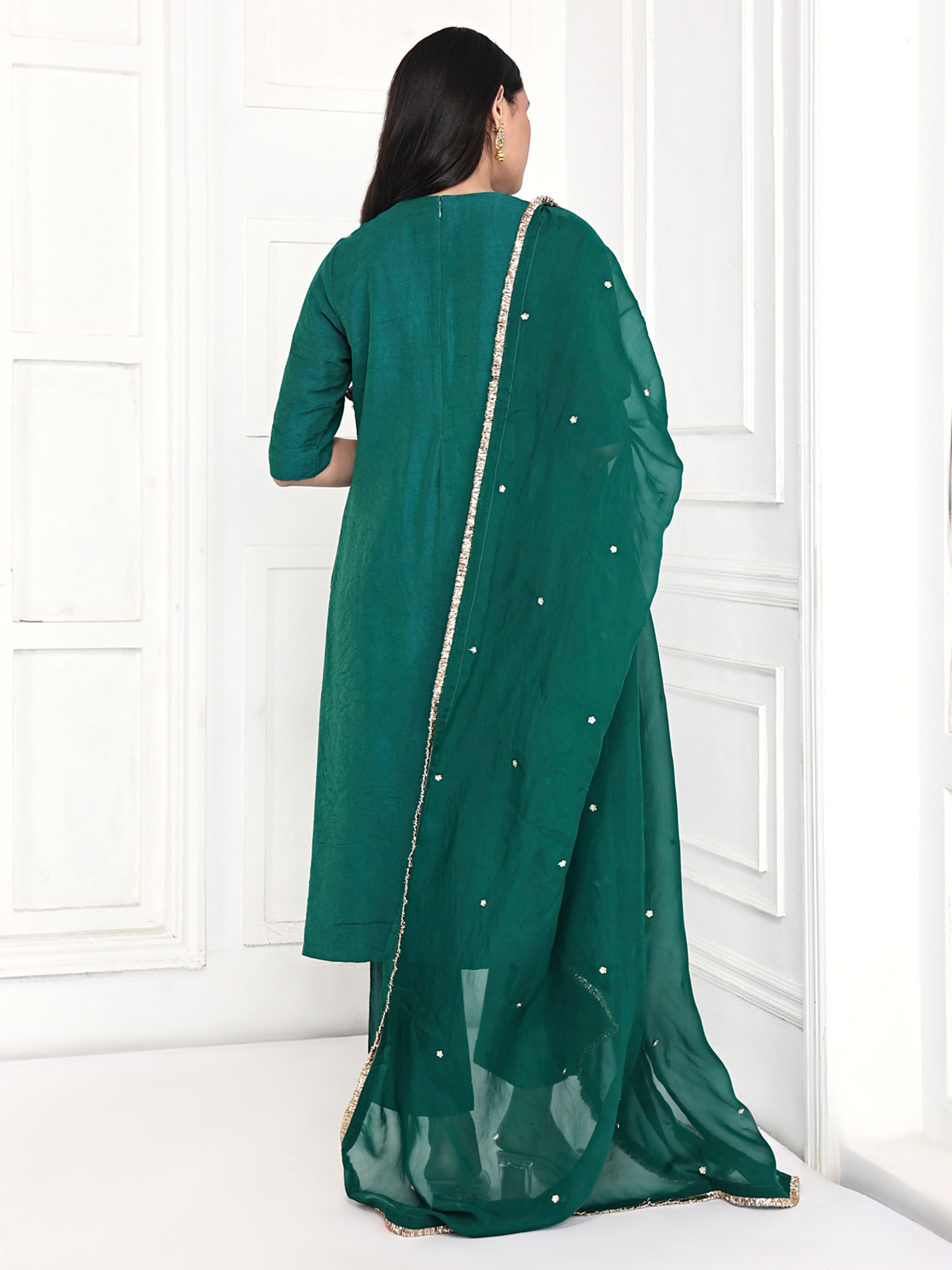 Straight tunic paired with pants and dupatta