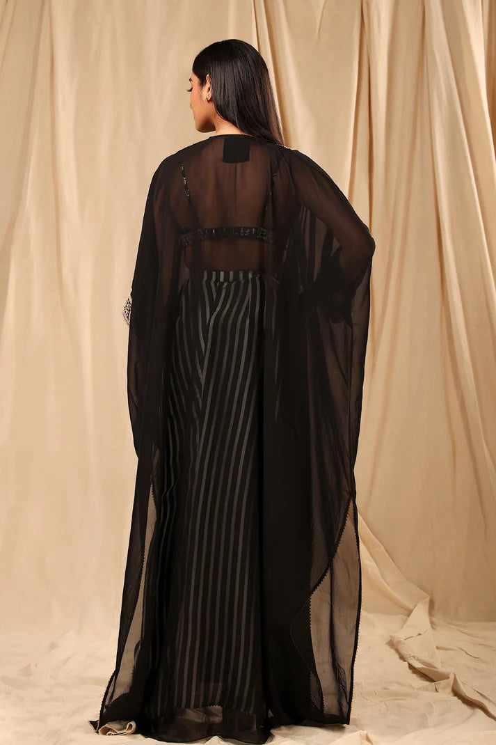 Black & White Wallflower Cape Set