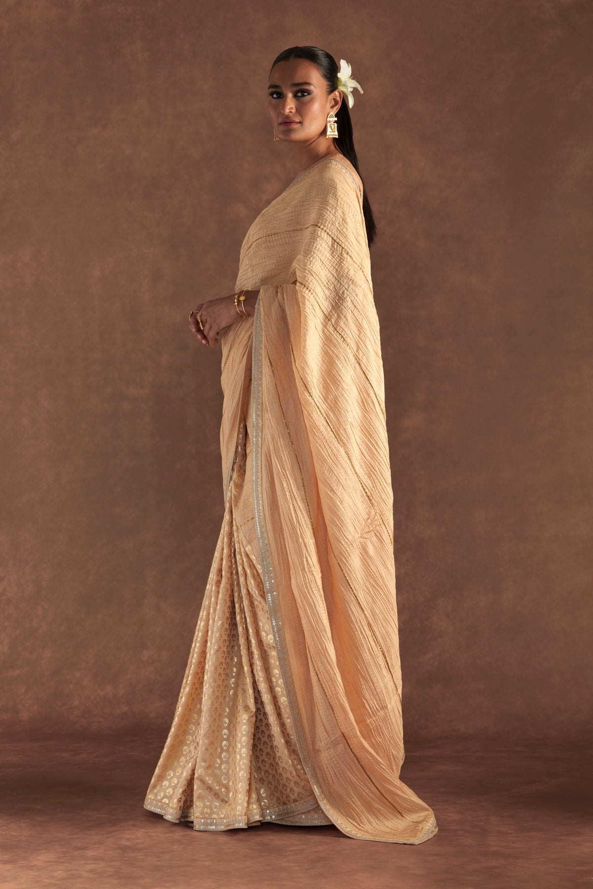 BEIGE CRUSHED HONEYCOMB SAREE