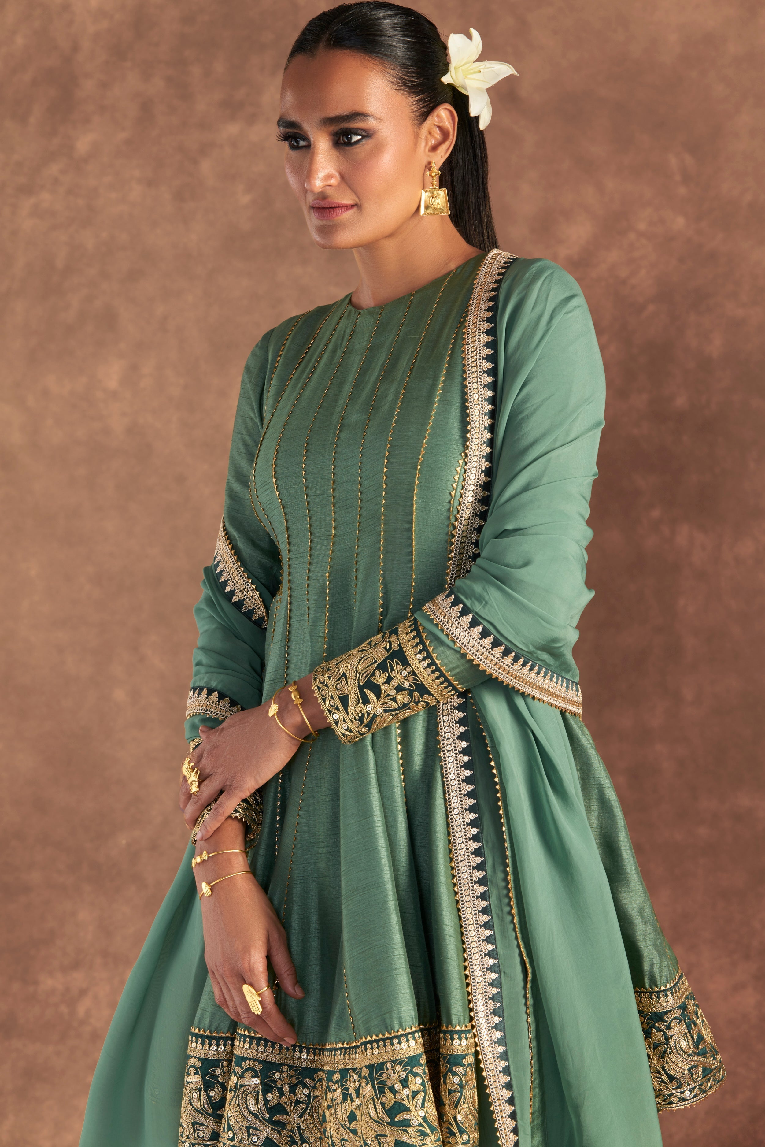 MOSS GREEN IRISBUD SHARARA SET