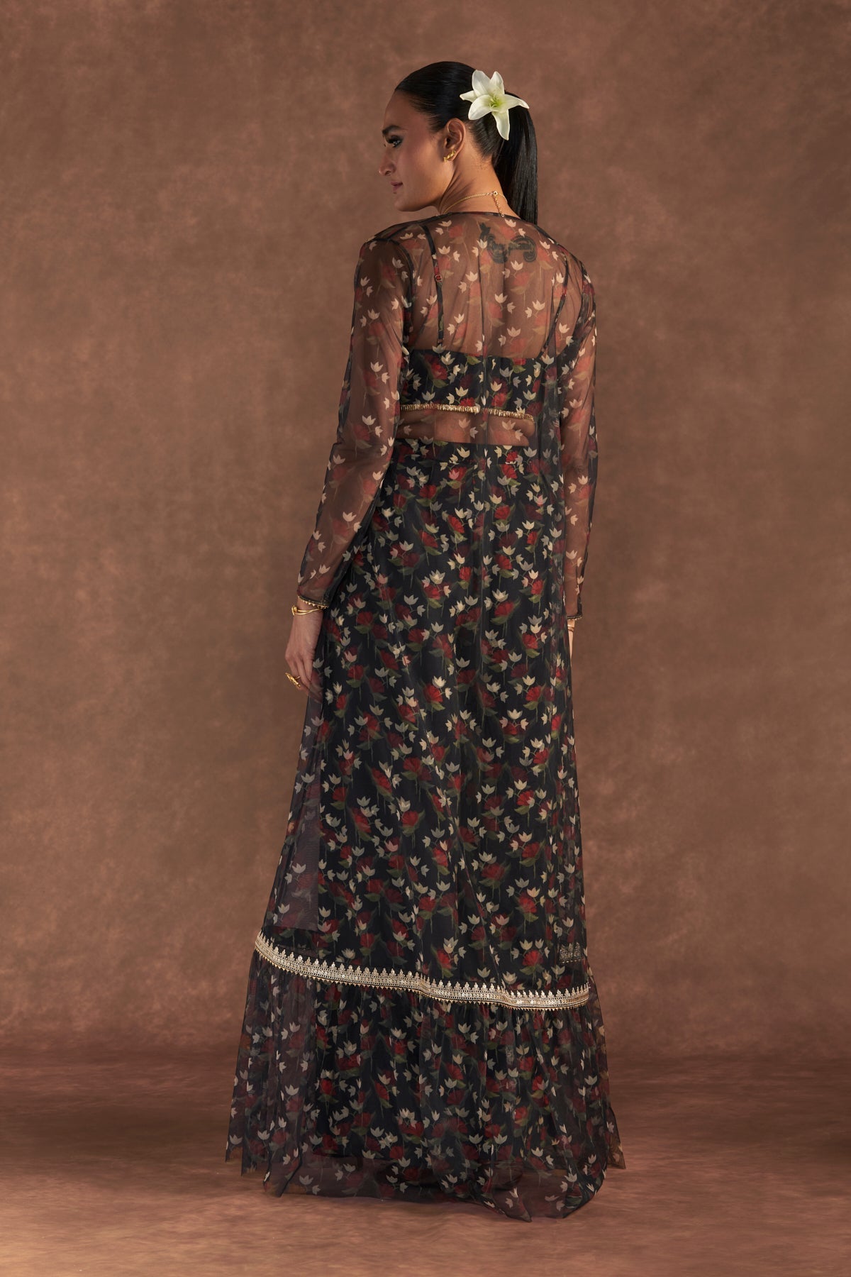 BLACK IRISBUD CAPE SET