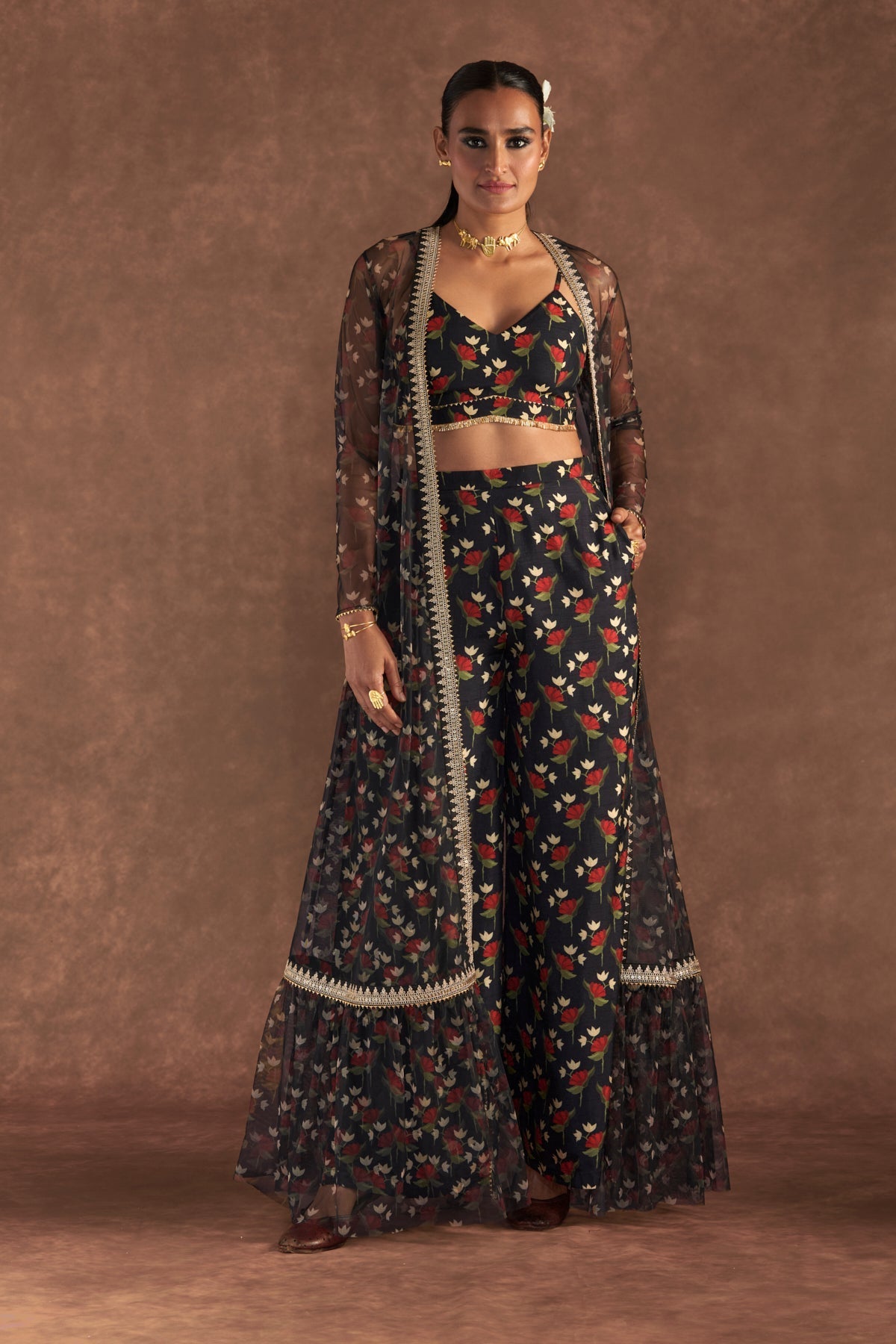 BLACK IRISBUD CAPE SET