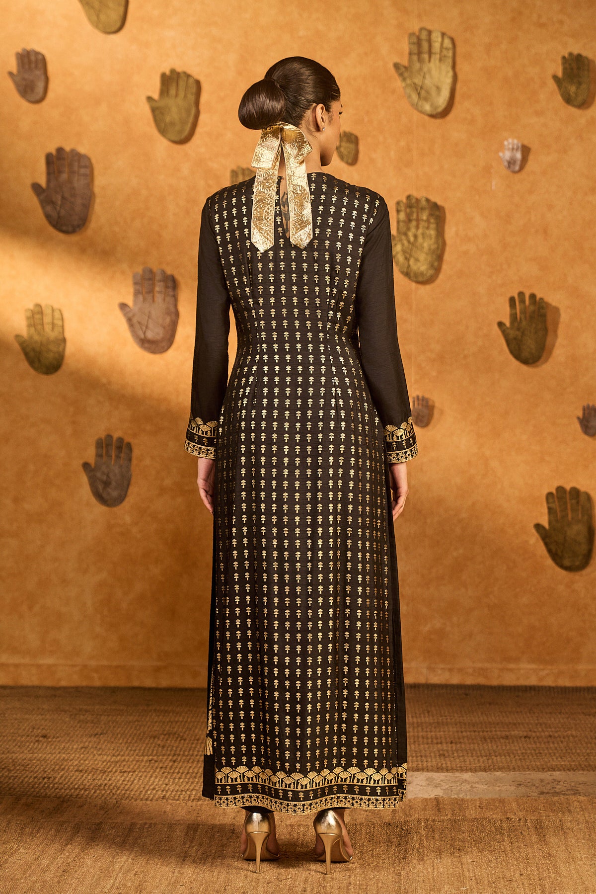 BLACK SNOWLIGHT KURTA SET