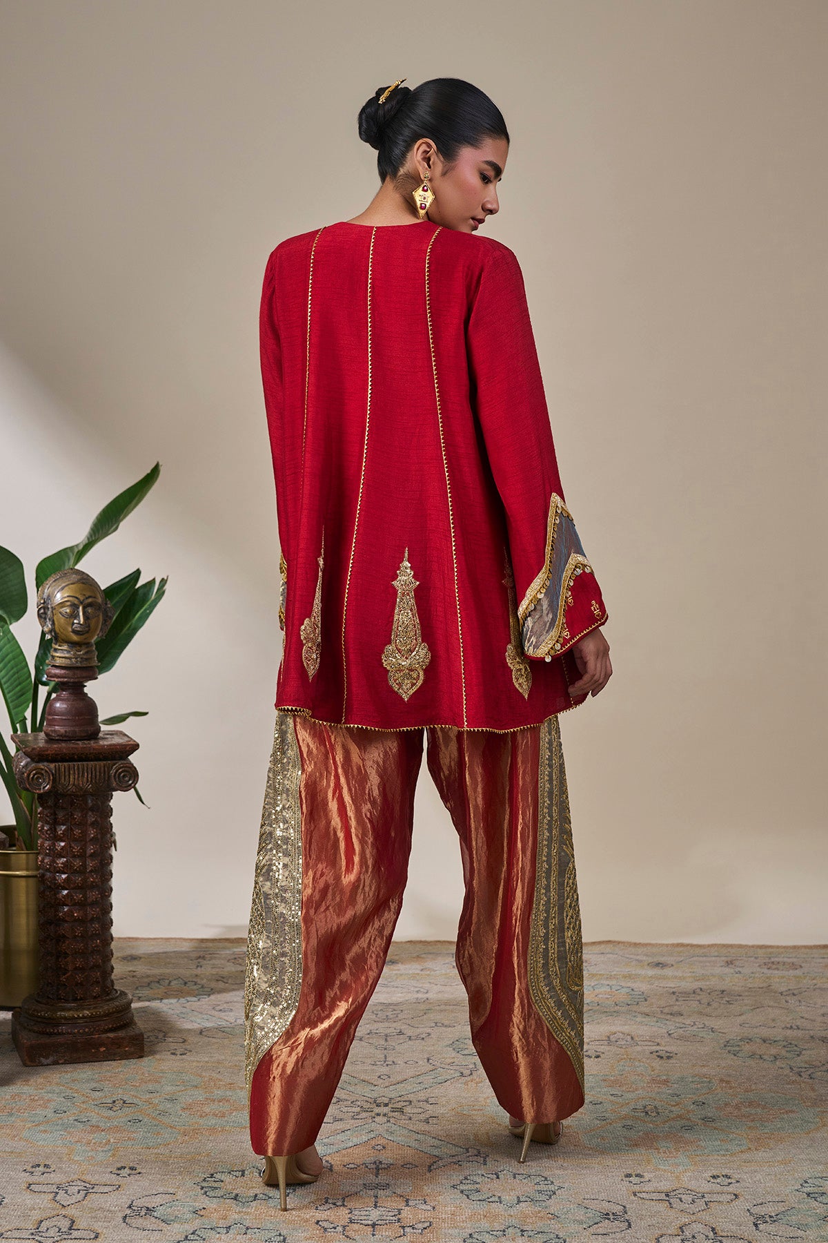 Laal Mehfil Kurta Set