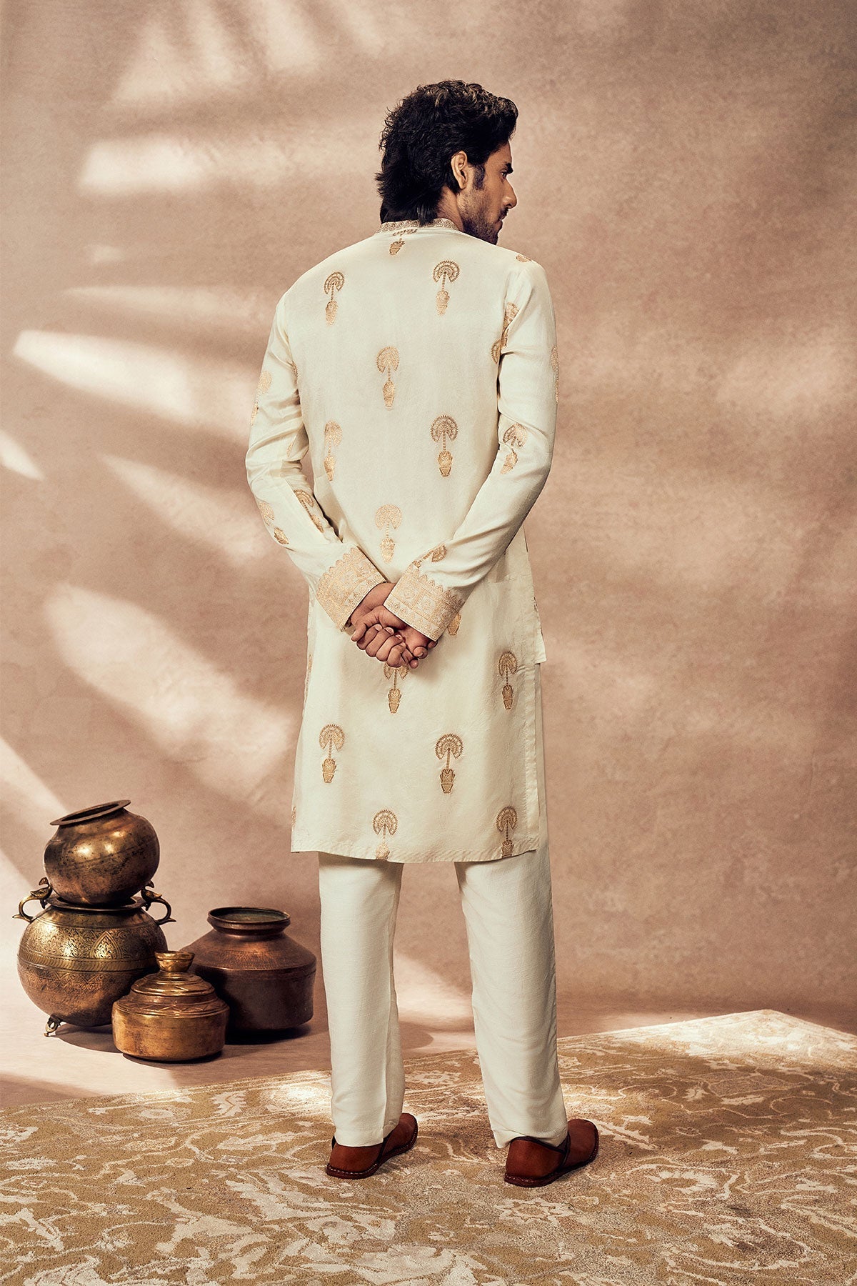 IVORY TRAVELLER'S PALM JACQUARD KURTA