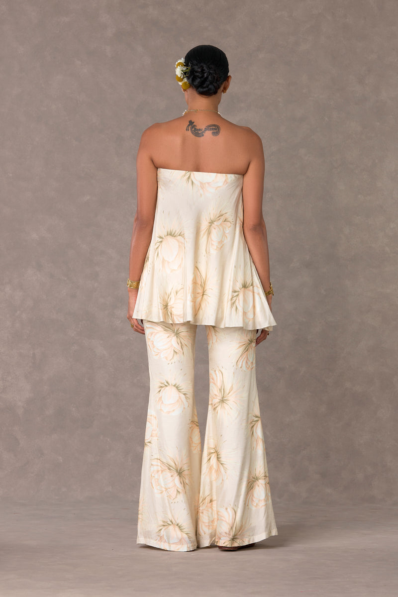 Nargis Pearl Cape Set