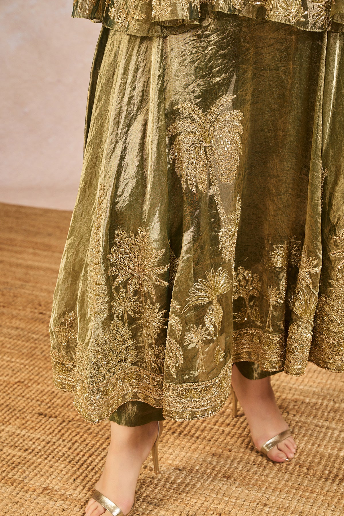 ‘KHWABON KI SHEHZADI’ SKD SET