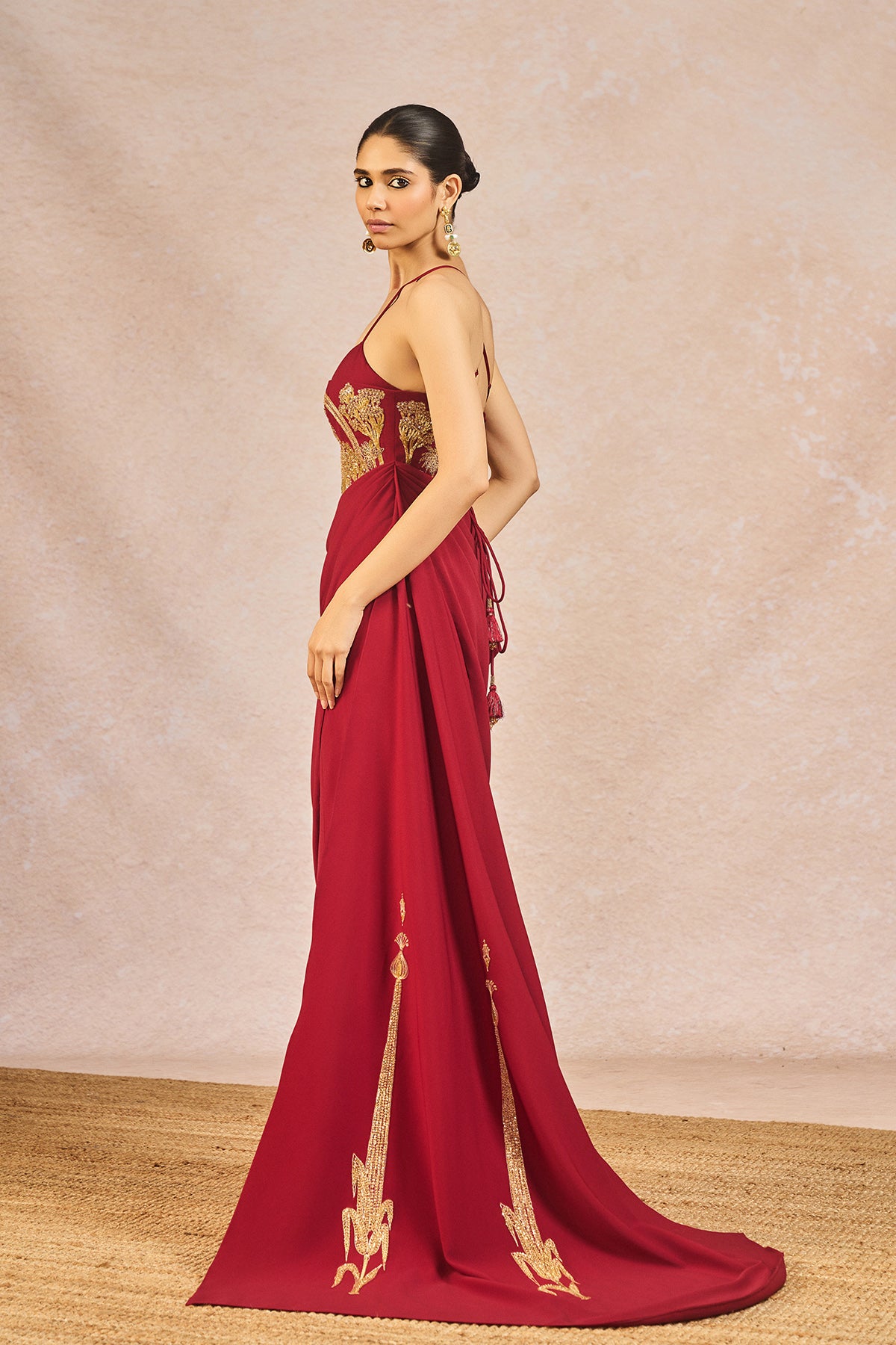 MEHAKASA PAIGAM GOWN