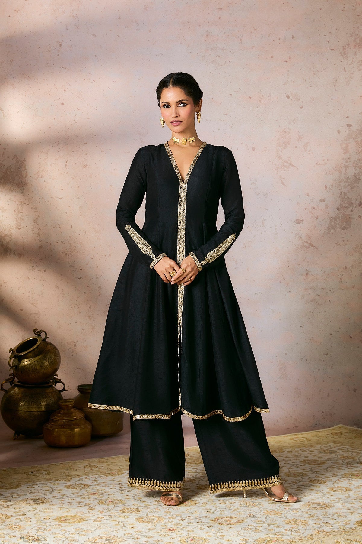 Black Whispering Lily Ckd Set