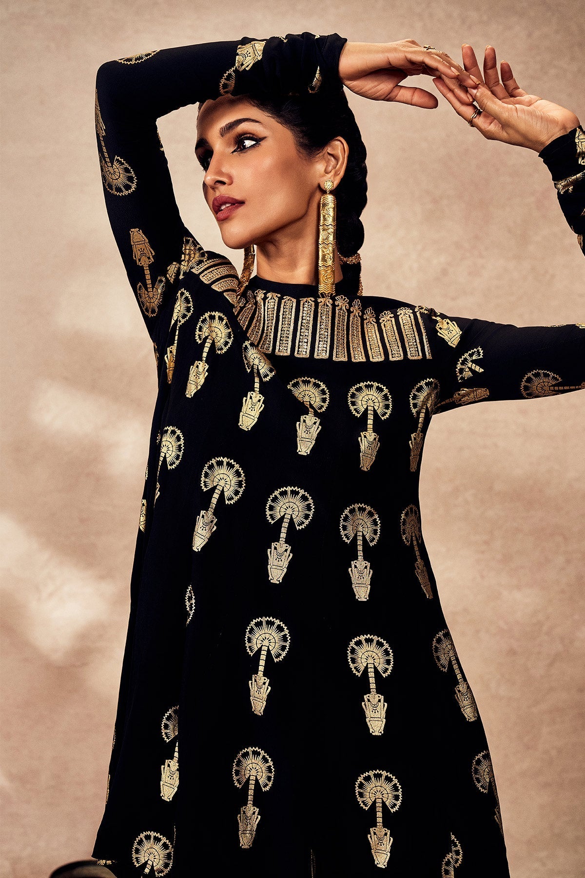 Black Traveler's Palm Tunic Set