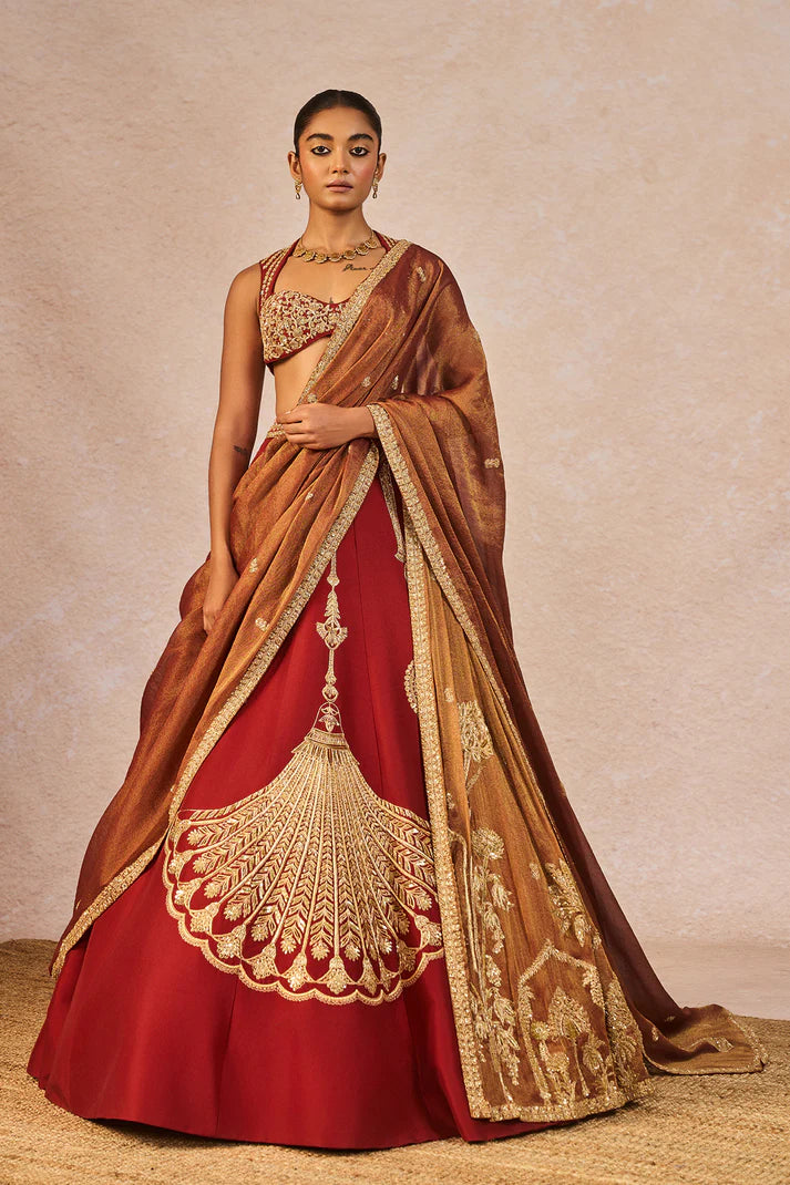 ‘BAAT BAN GAYI’ LEHENGA