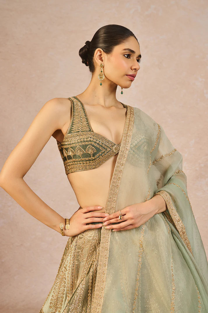 ‘JAISE KOI SAPNA’ LEHENGA