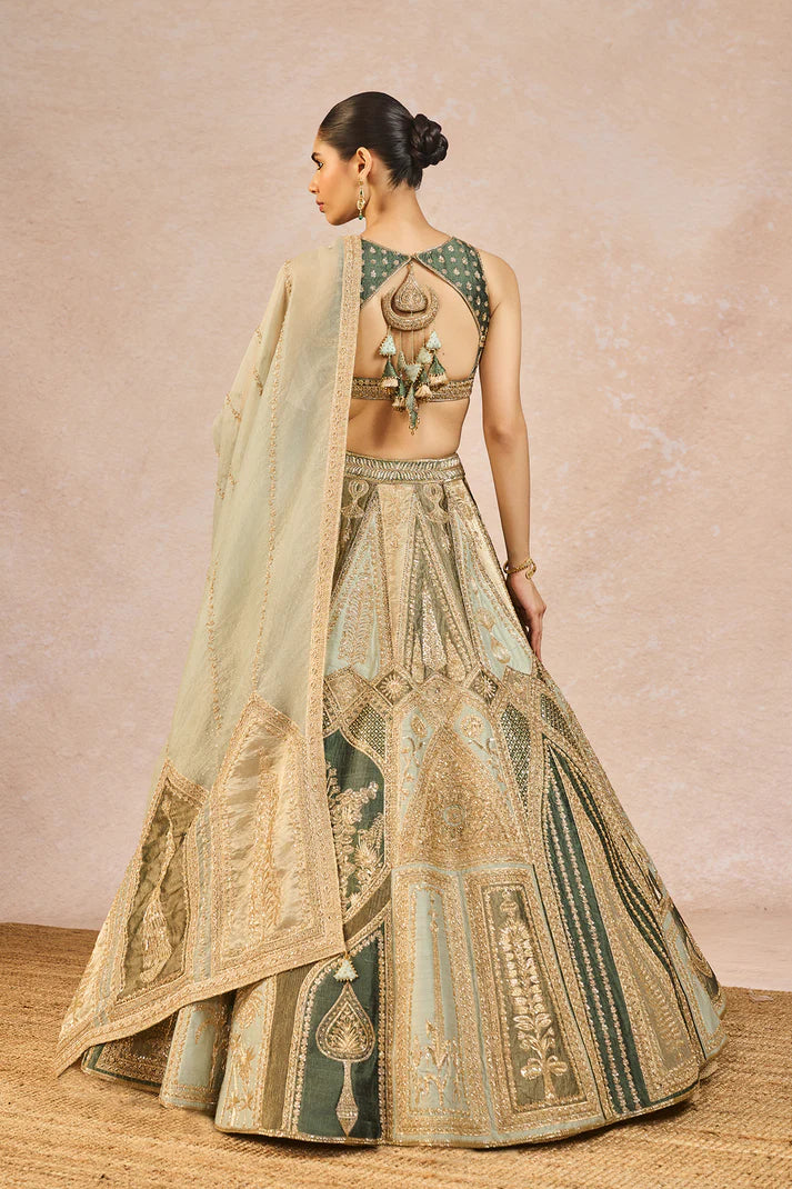 ‘JAISE KOI SAPNA’ LEHENGA