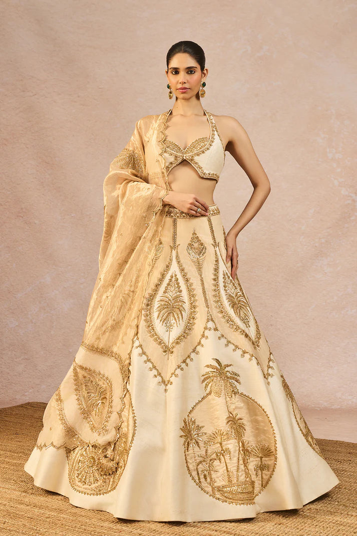 ‘NOOR BAN GAYE’ LEHENGA 1