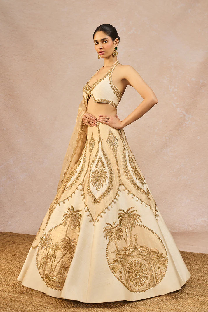 ‘NOOR BAN GAYE’ LEHENGA 1