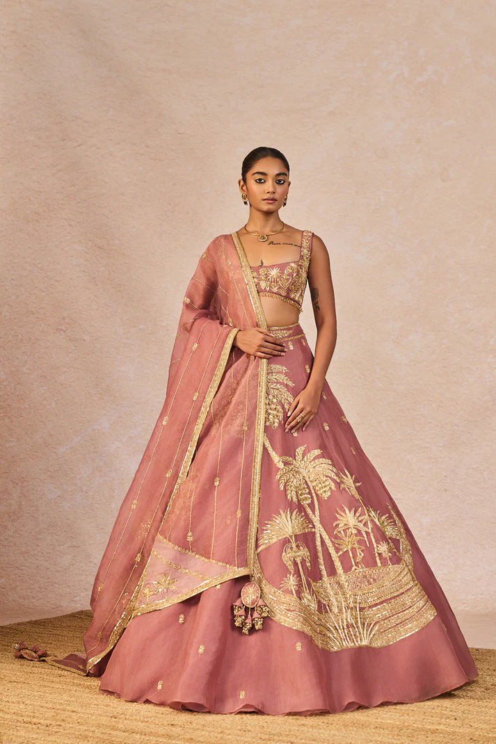 ‘PYAAR KE CHARCHE’ LEHENGA
