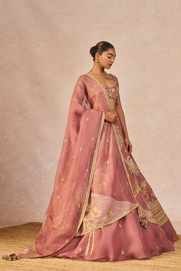 ‘PYAAR KE CHARCHE’ LEHENGA