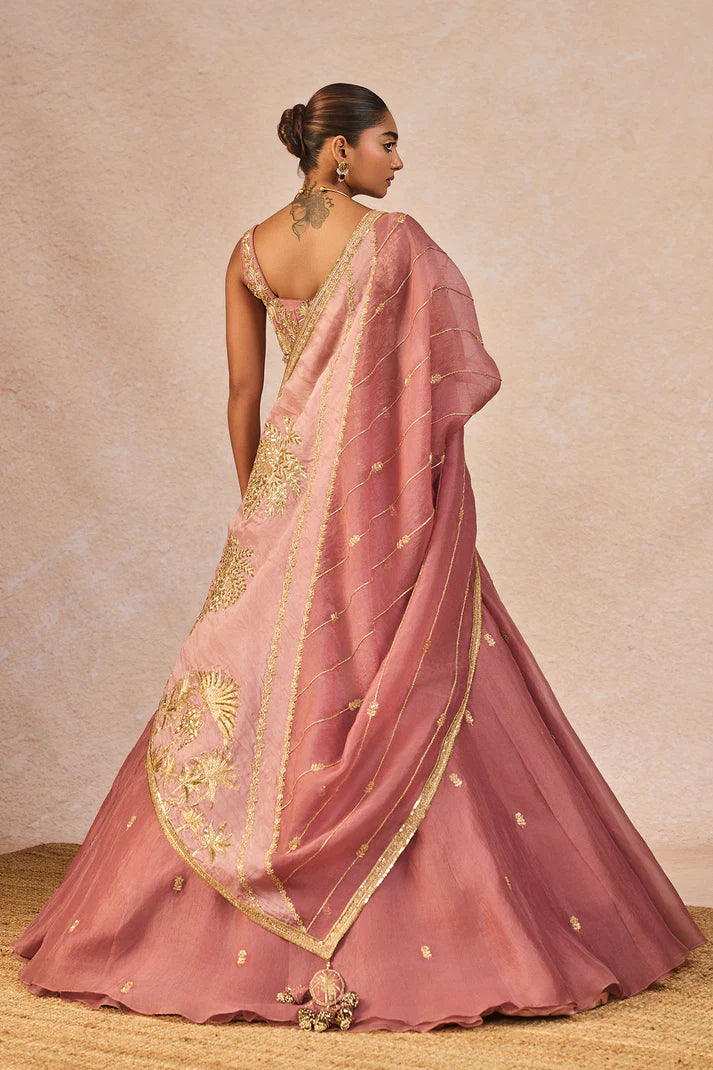 ‘PYAAR KE CHARCHE’ LEHENGA