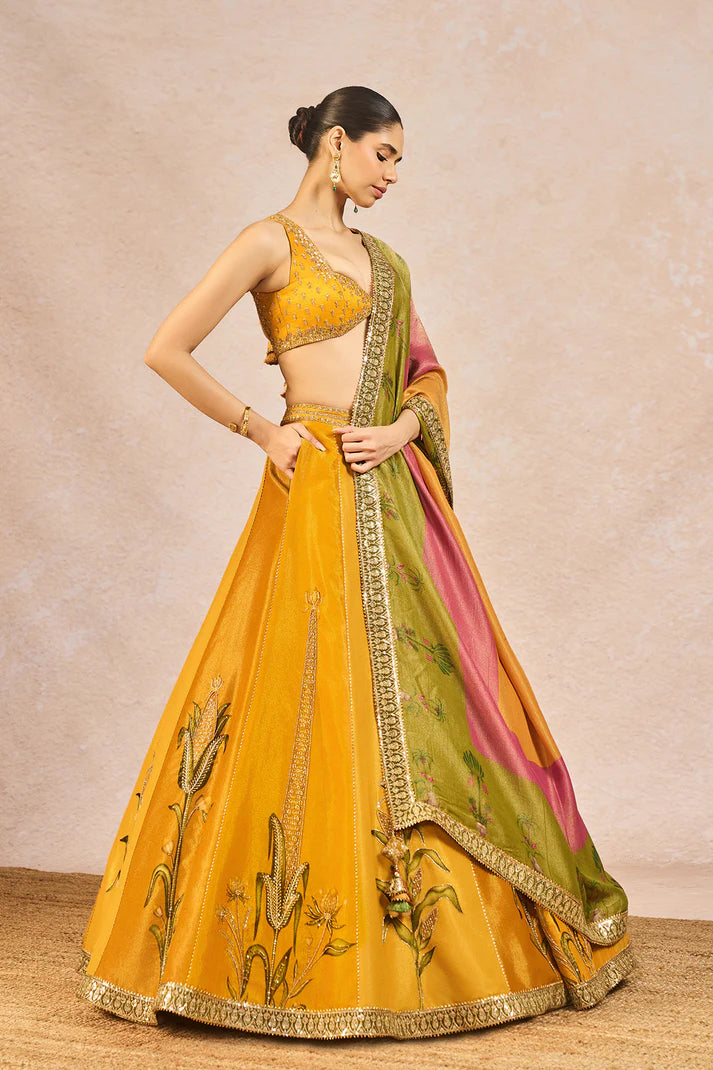 The âAJNABI EHSAASâ LEHENGA SET