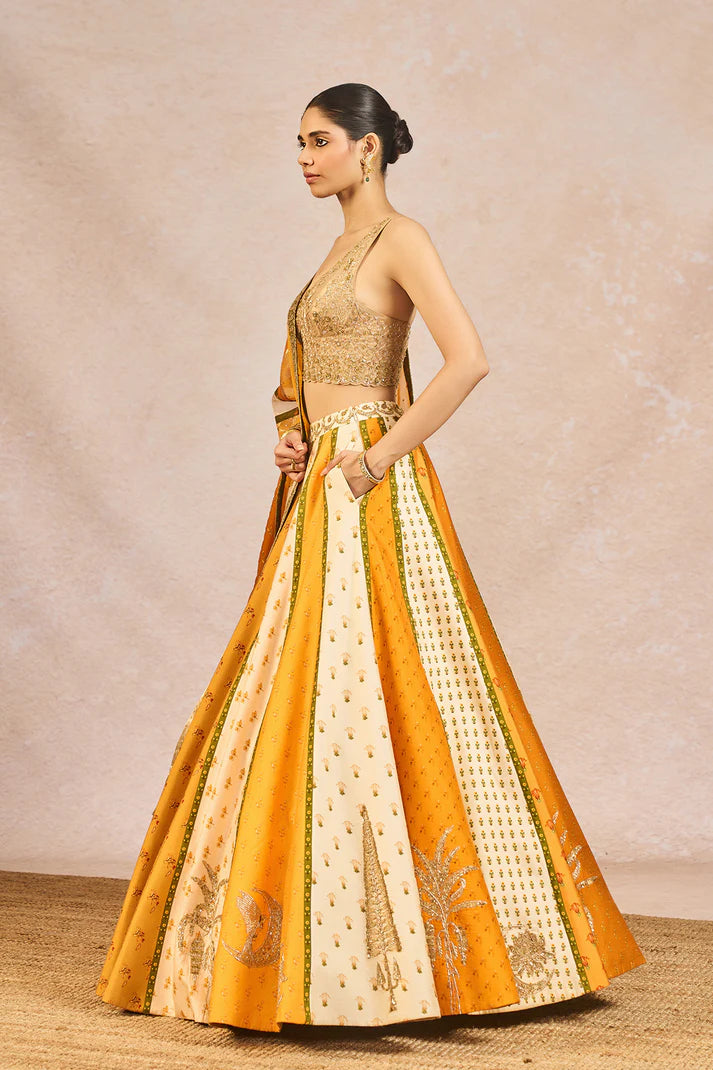 ‘AUR TUM’ LEHENGA SET