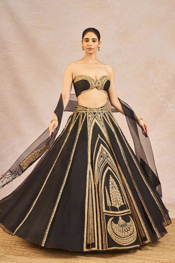 ‘AANKHON KA PAIGAM’ LEHENGA
