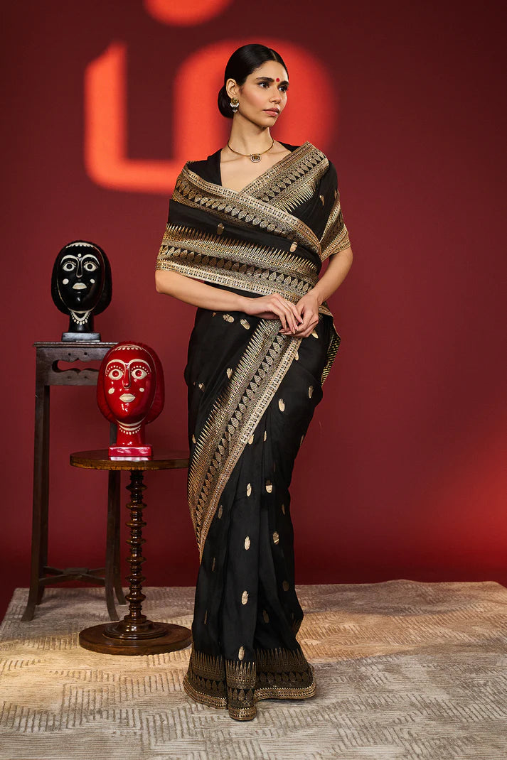 Black Haath Phool Saree