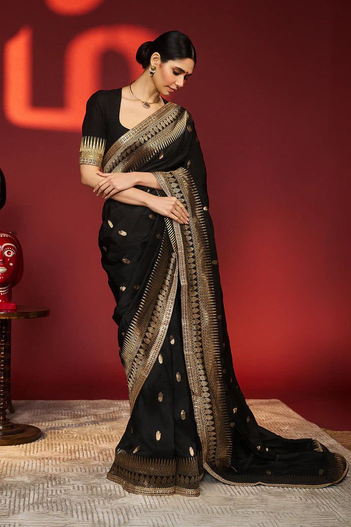 Black Haath Phool Saree