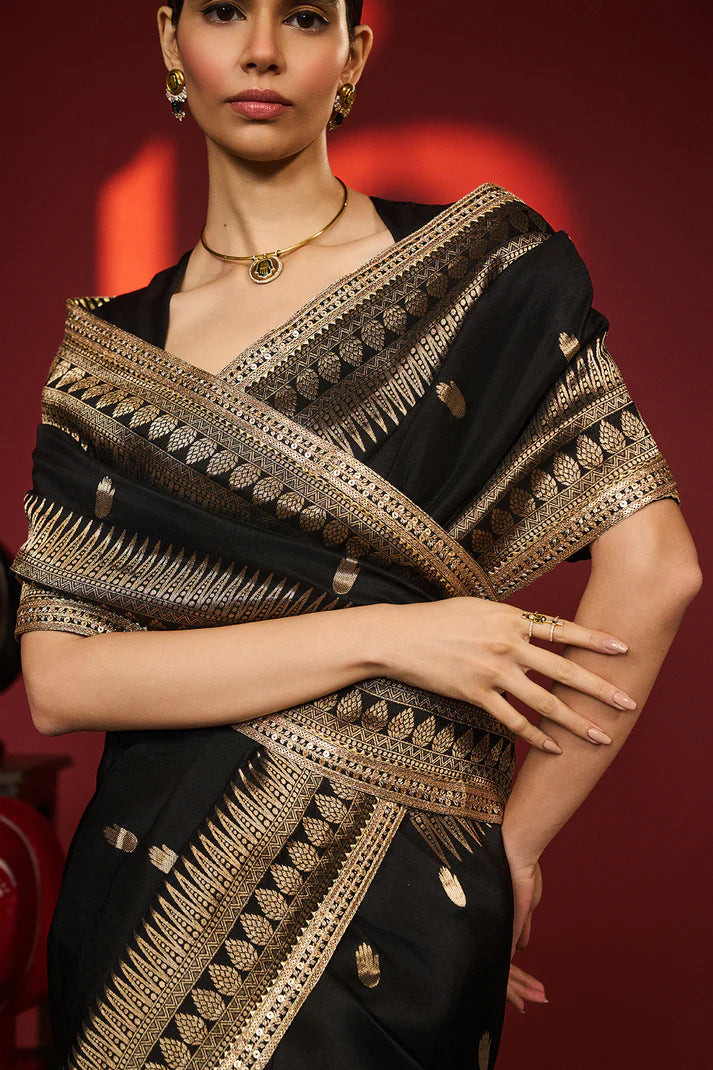 Black Haath Phool Saree