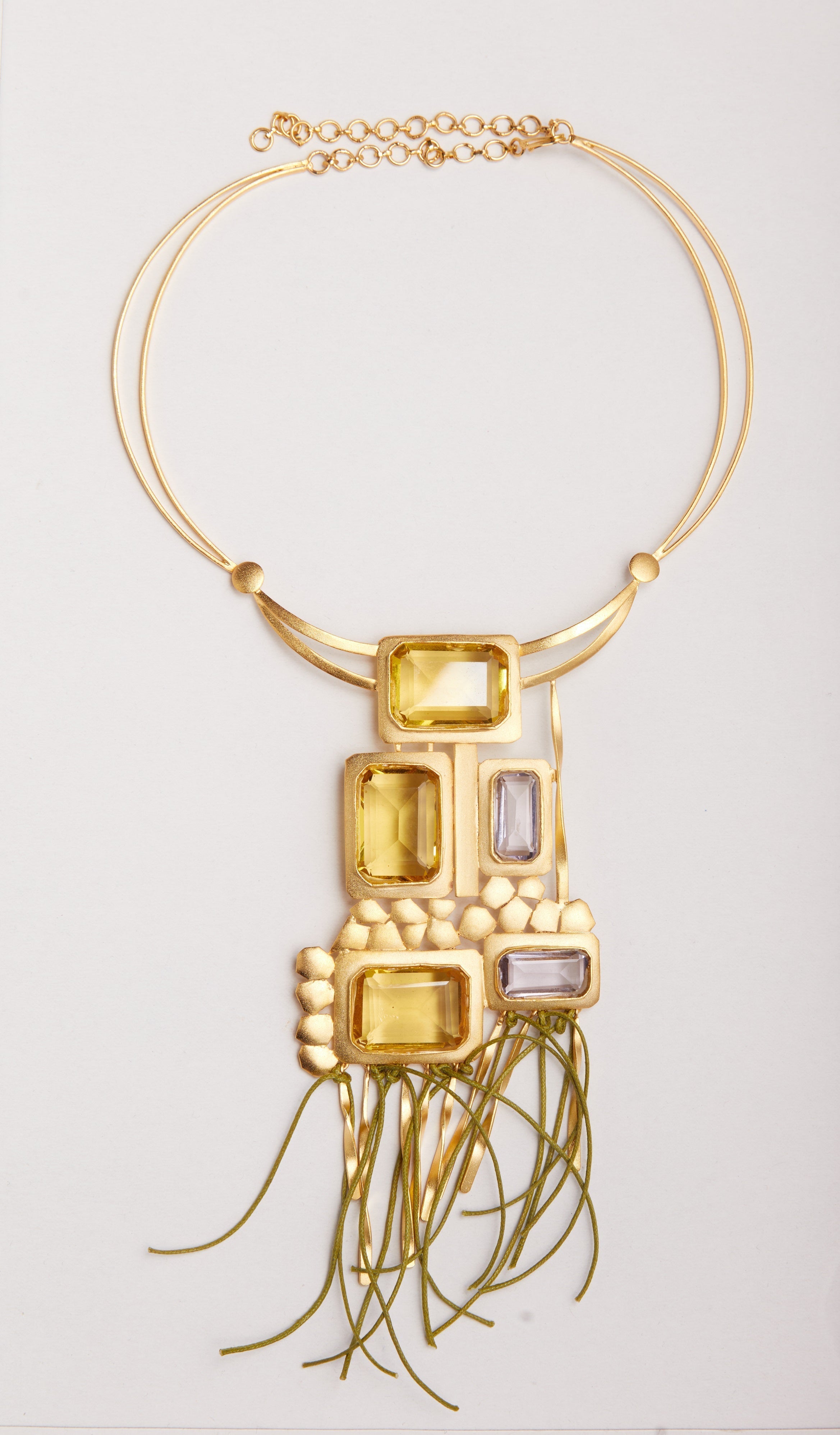 Royal Engulfed Neckpiece