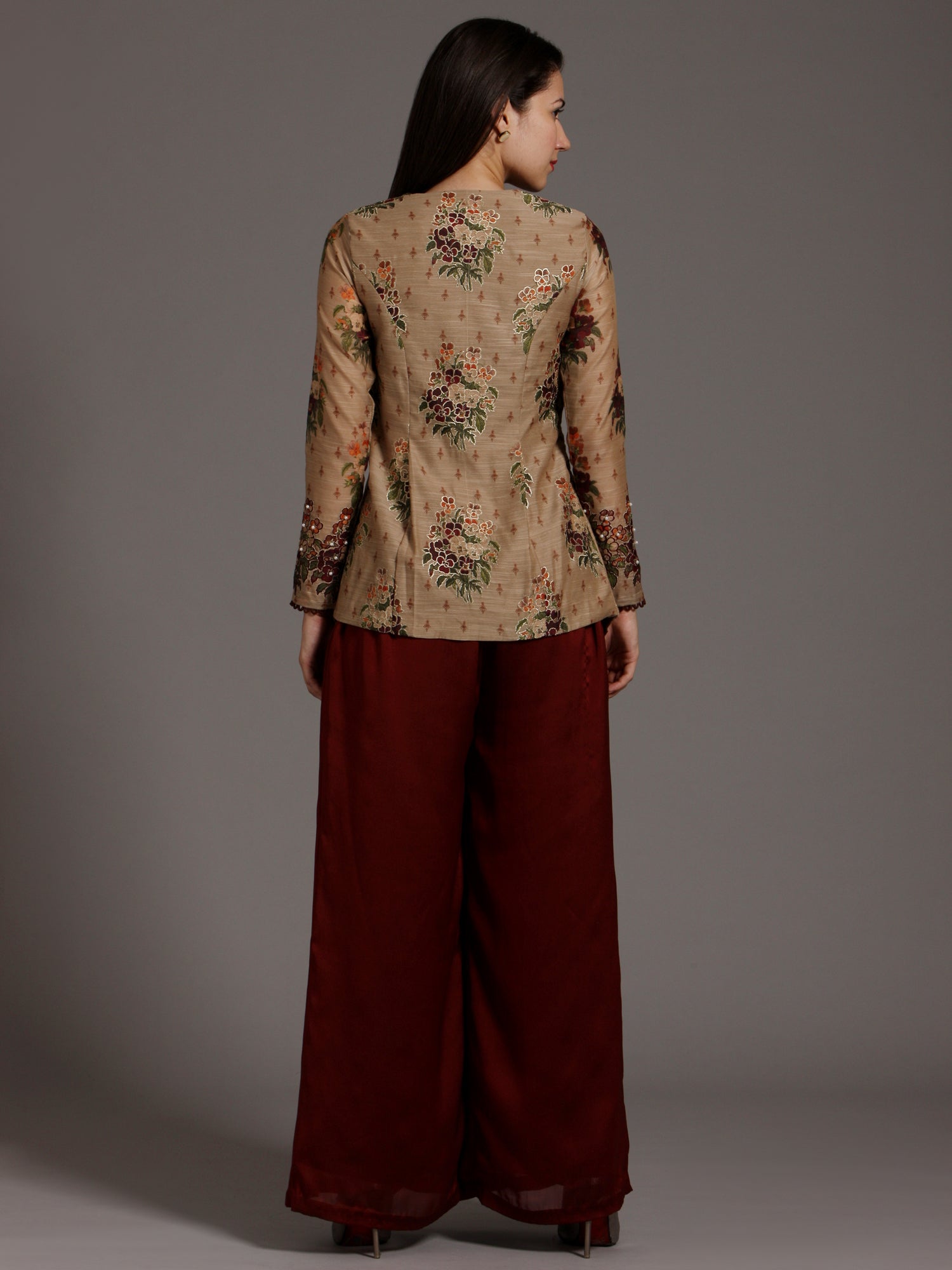 Maham Angarakha with plazzo