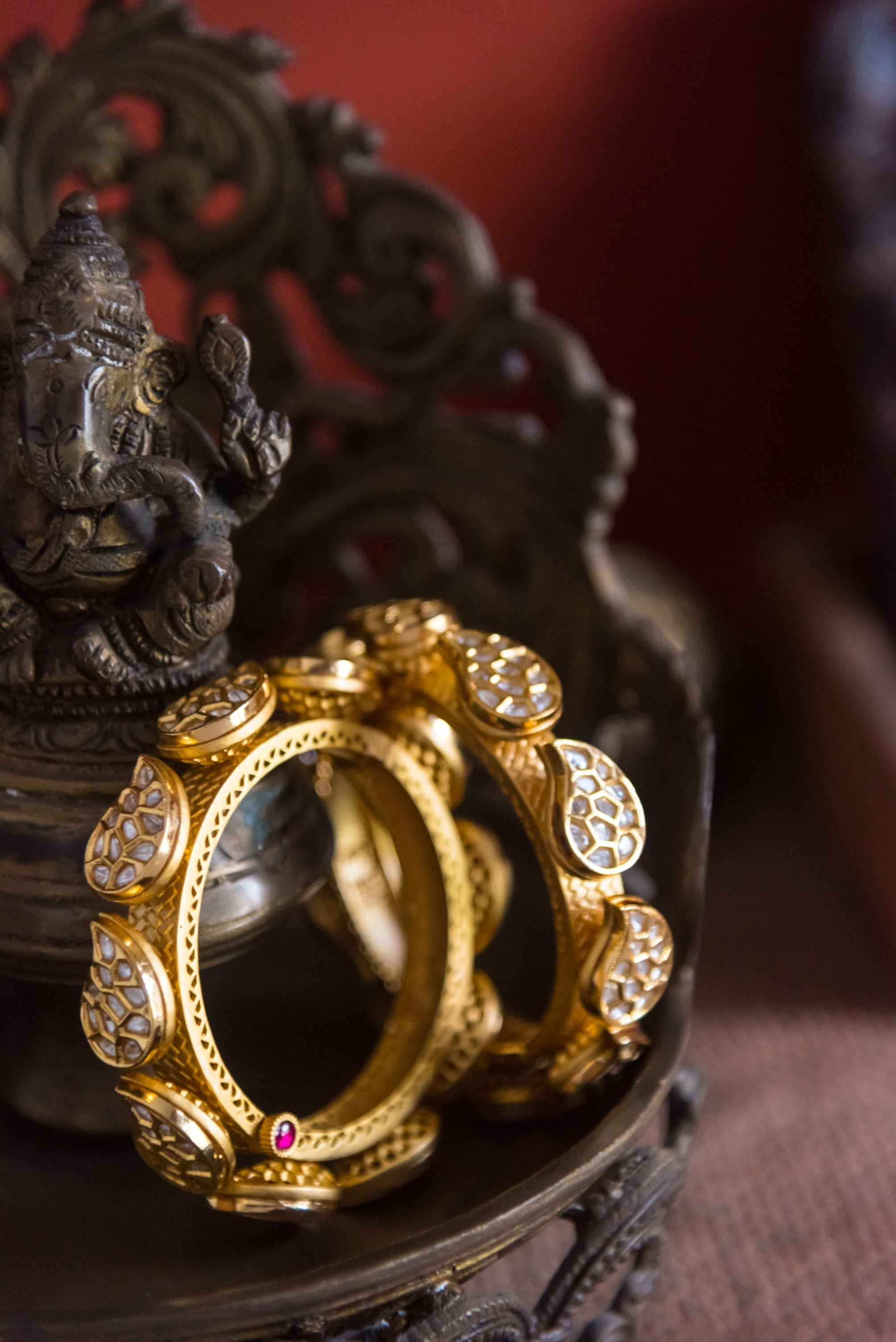 Anisha Paisley Kundan Kada