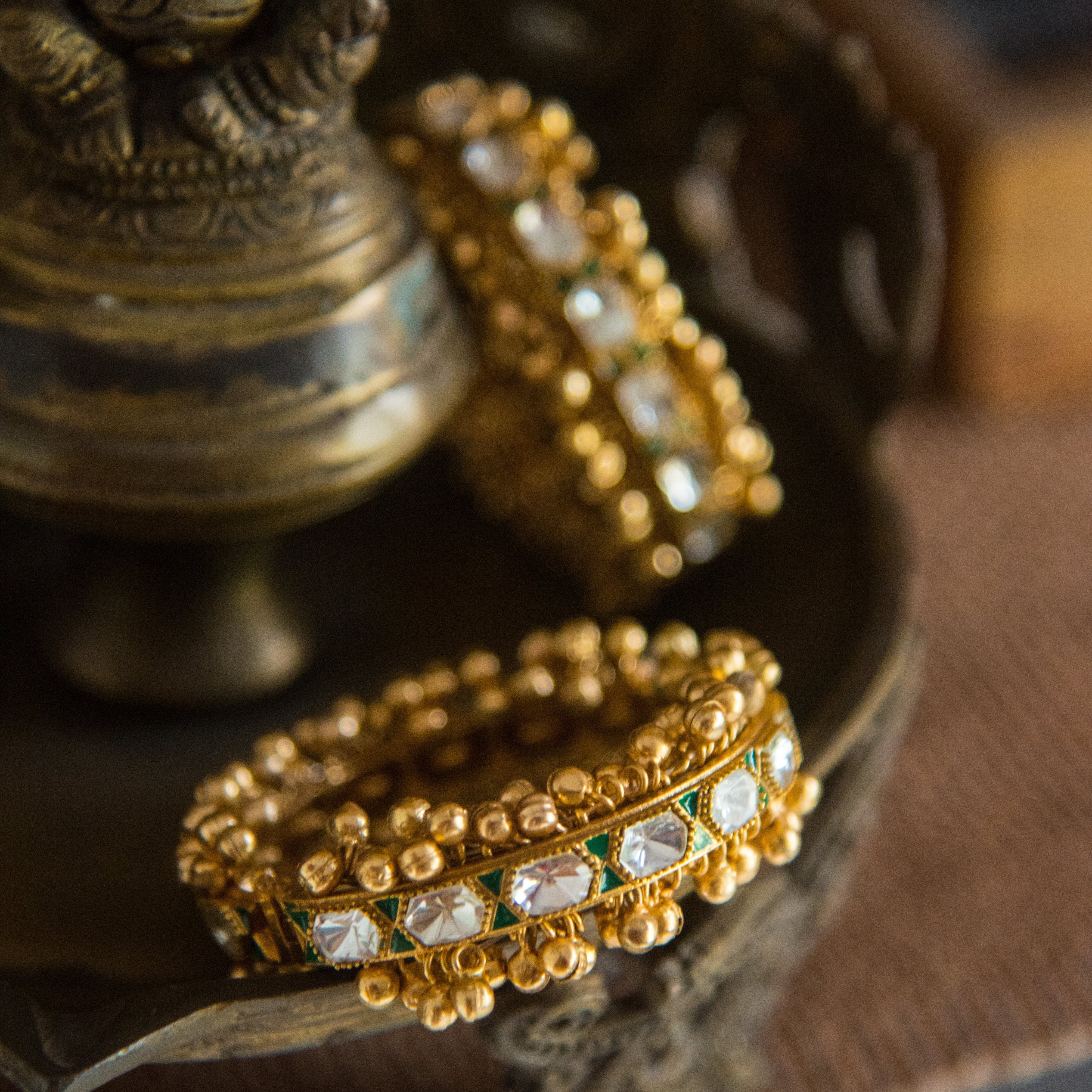 Ammy Gold Pearl Kundan Kada