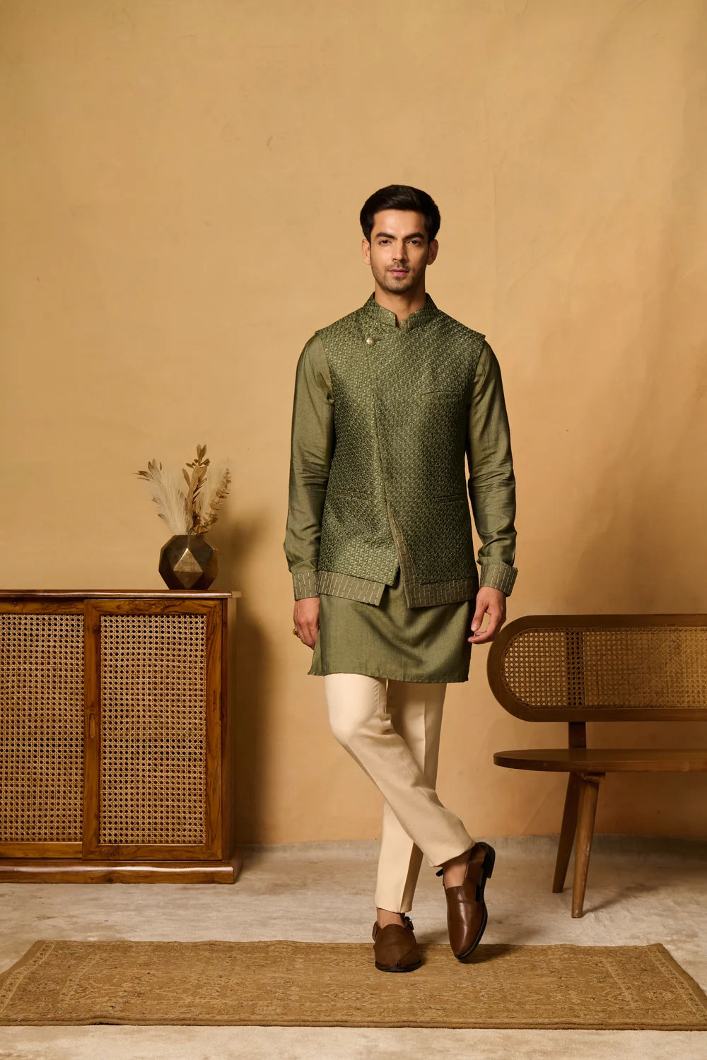 ARANYA BANDI SET