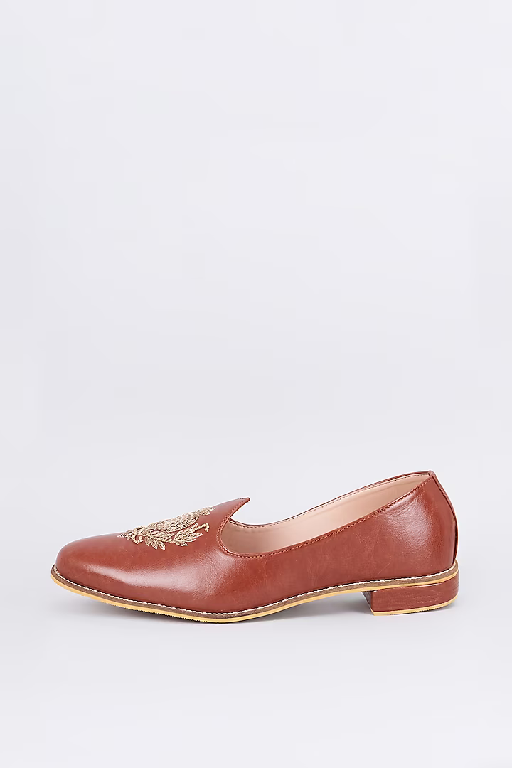 Tan brown leather based slip on juttis
